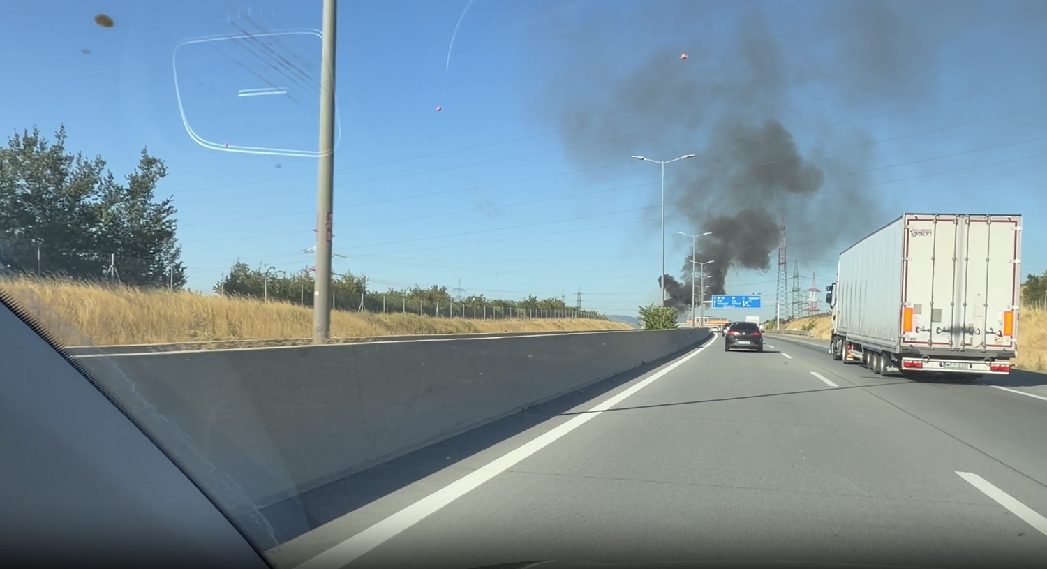 Heute.at - 4 Kilometer Stau! Lkw-Brand legt S1 völlig lahm