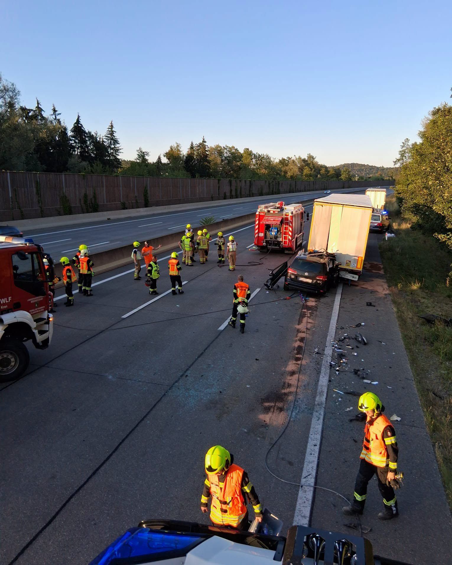 Der 24-Jährige starb noch am Unfallort. 