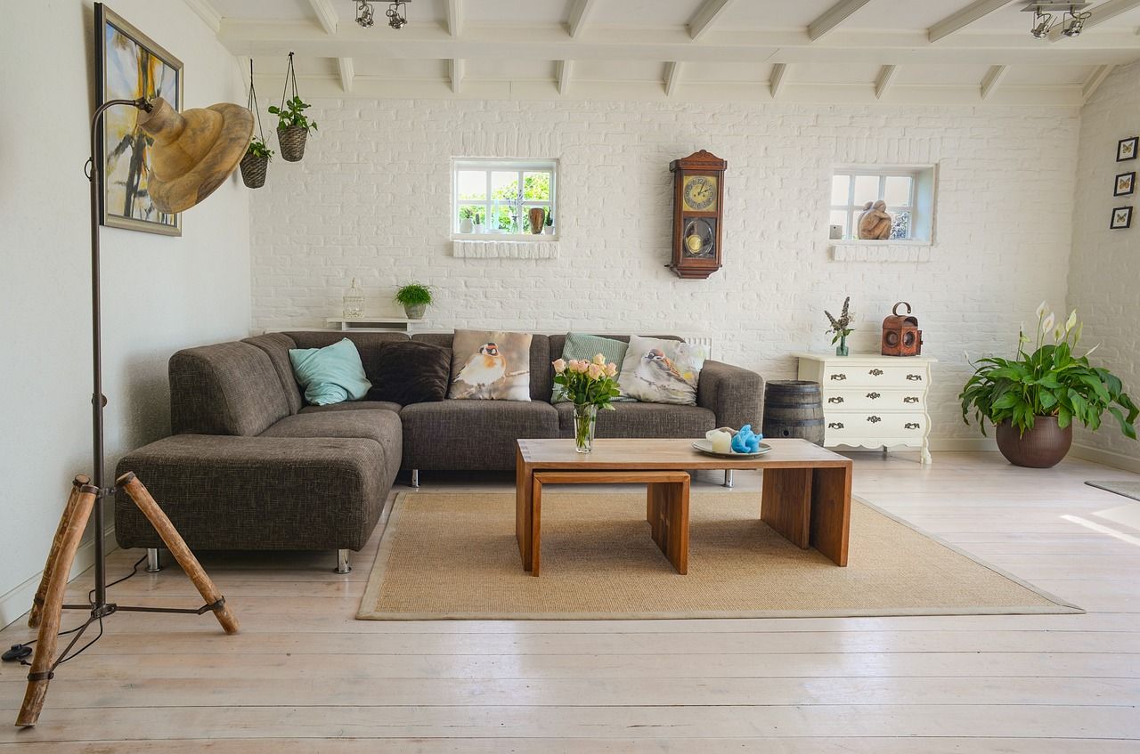 Modernes Wohnzimmer mit Einrichtung