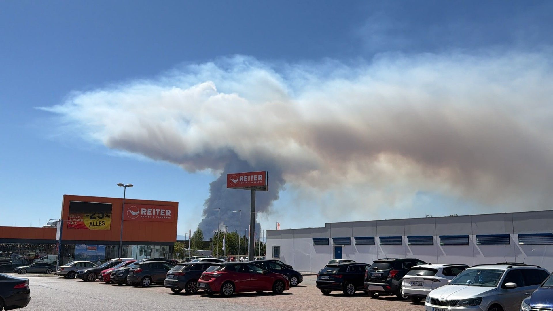 Heute.at - Mega-Waldbrand in NÖ ist sogar aus dem All zu sehen