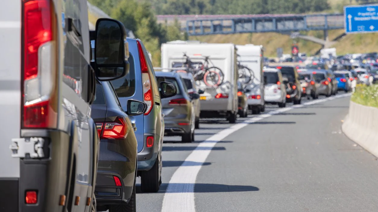 Heute.at - Autobahn nach Crash mit mehreren Fahrzeugen gesperrt