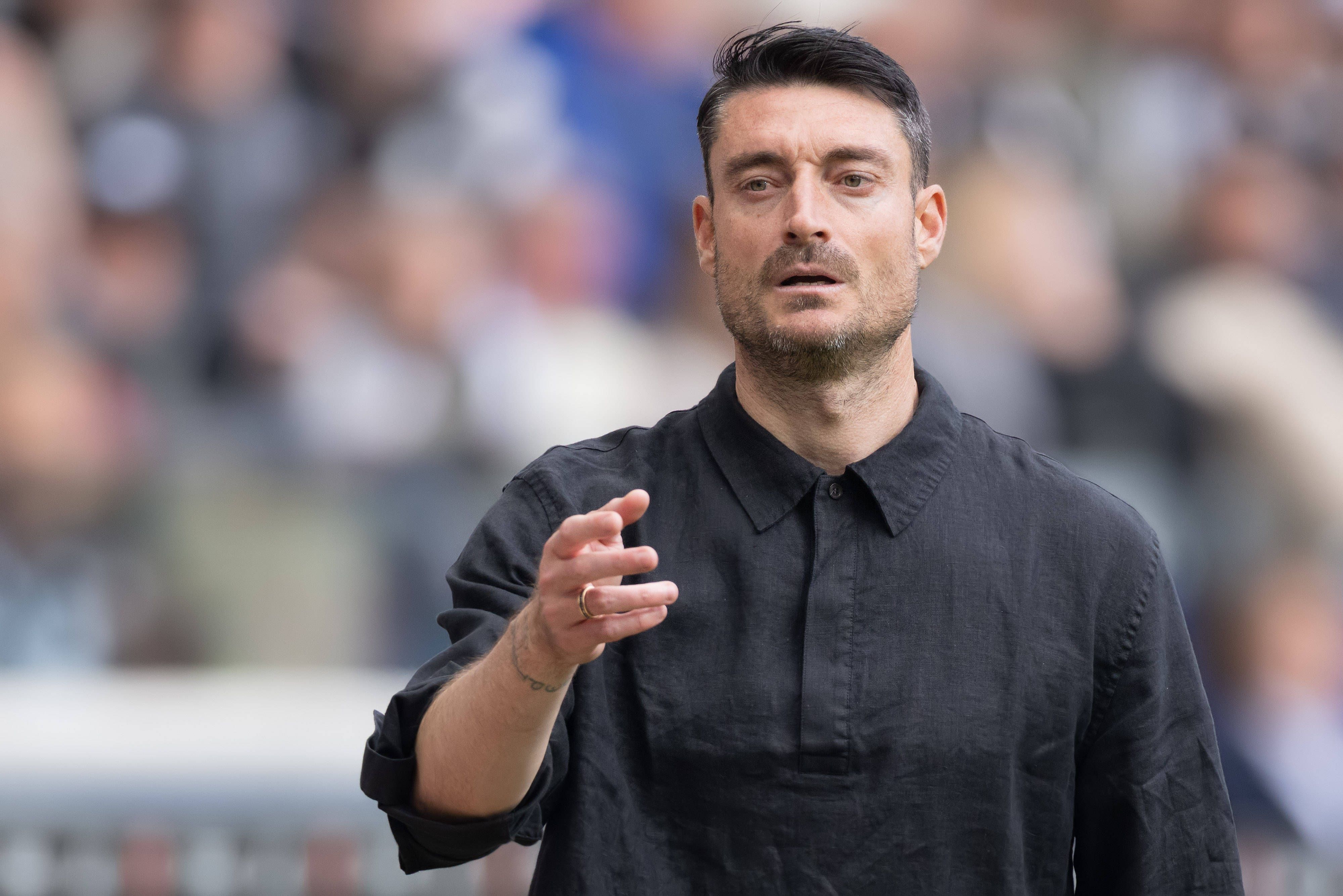 Der exzentrische Trainer Albert Riera wird neuer Coach von Roter Stern Belgrad. 