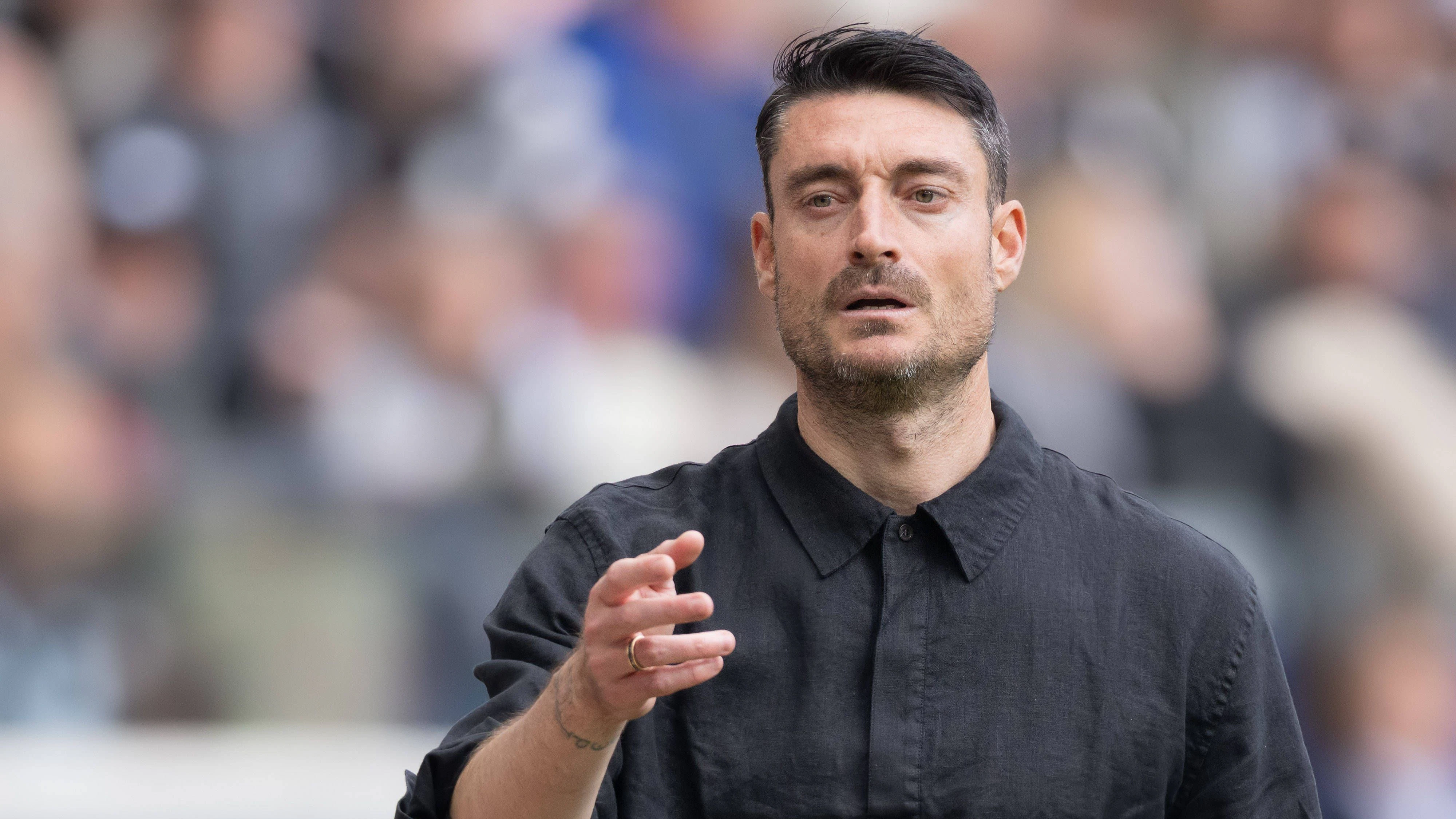 Der exzentrische Trainer Albert Riera wird neuer Coach von Roter Stern Belgrad. 