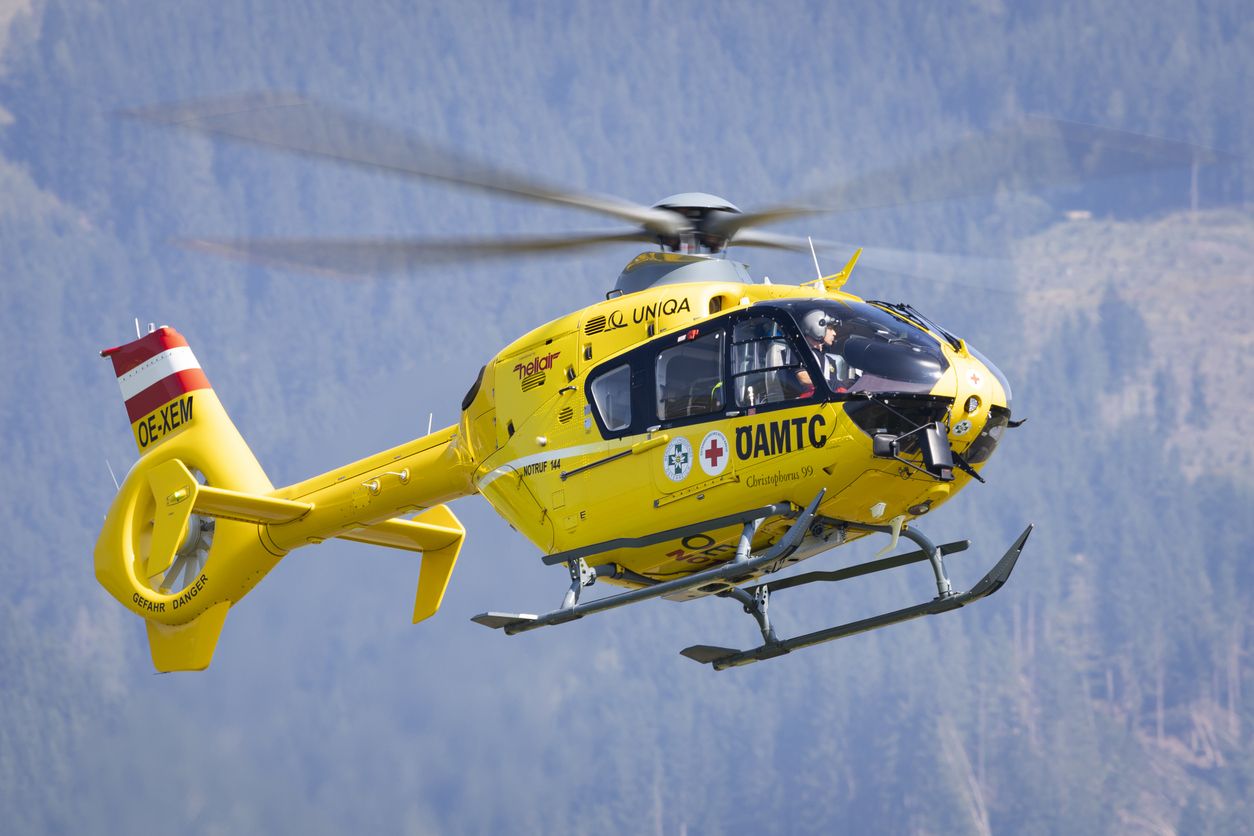Der Mann wurde mit schweren Verletzungen ins Spital geflogen.