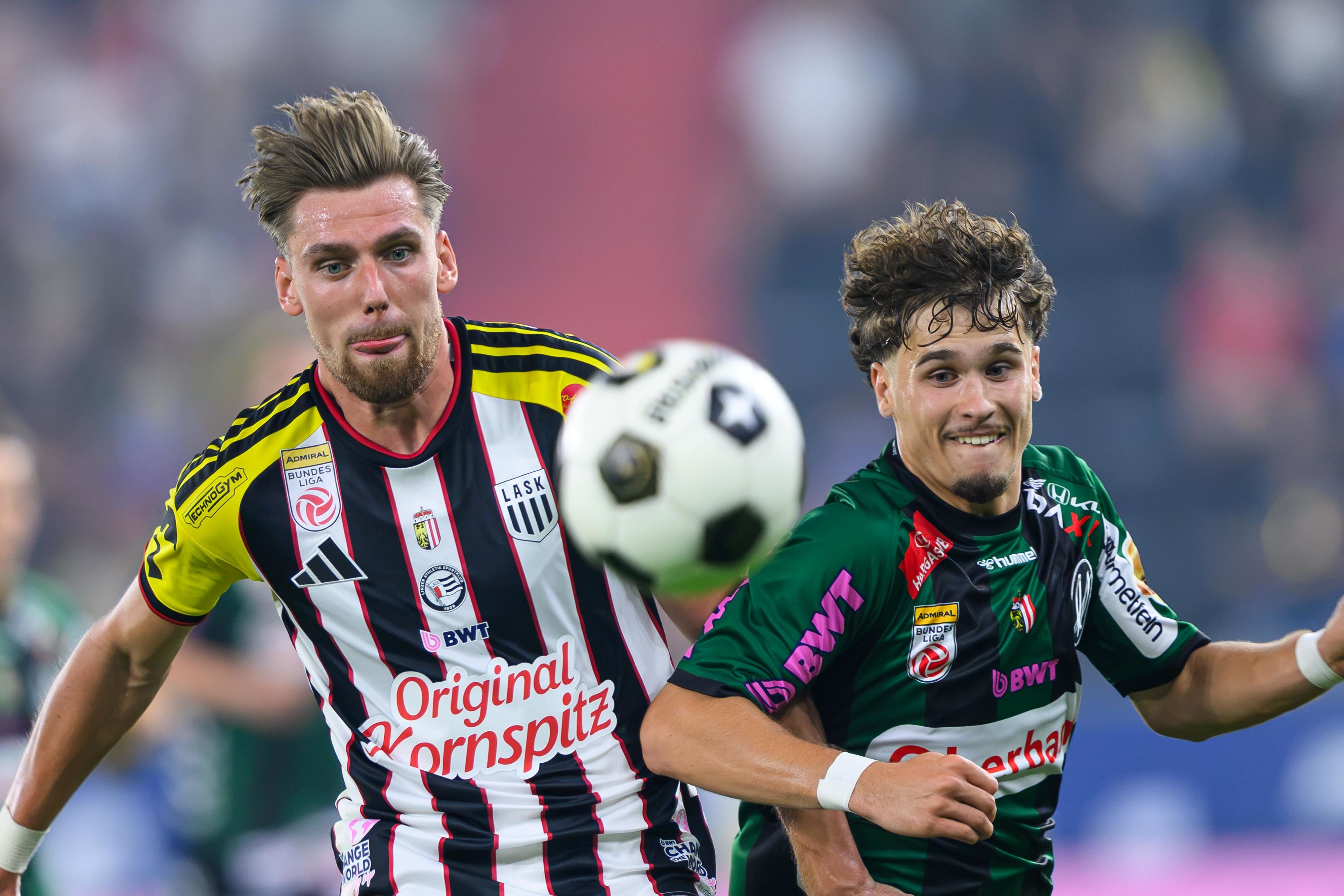 Der LASK duelliert sich mit Ried im Oberösterreich-Duell. 
