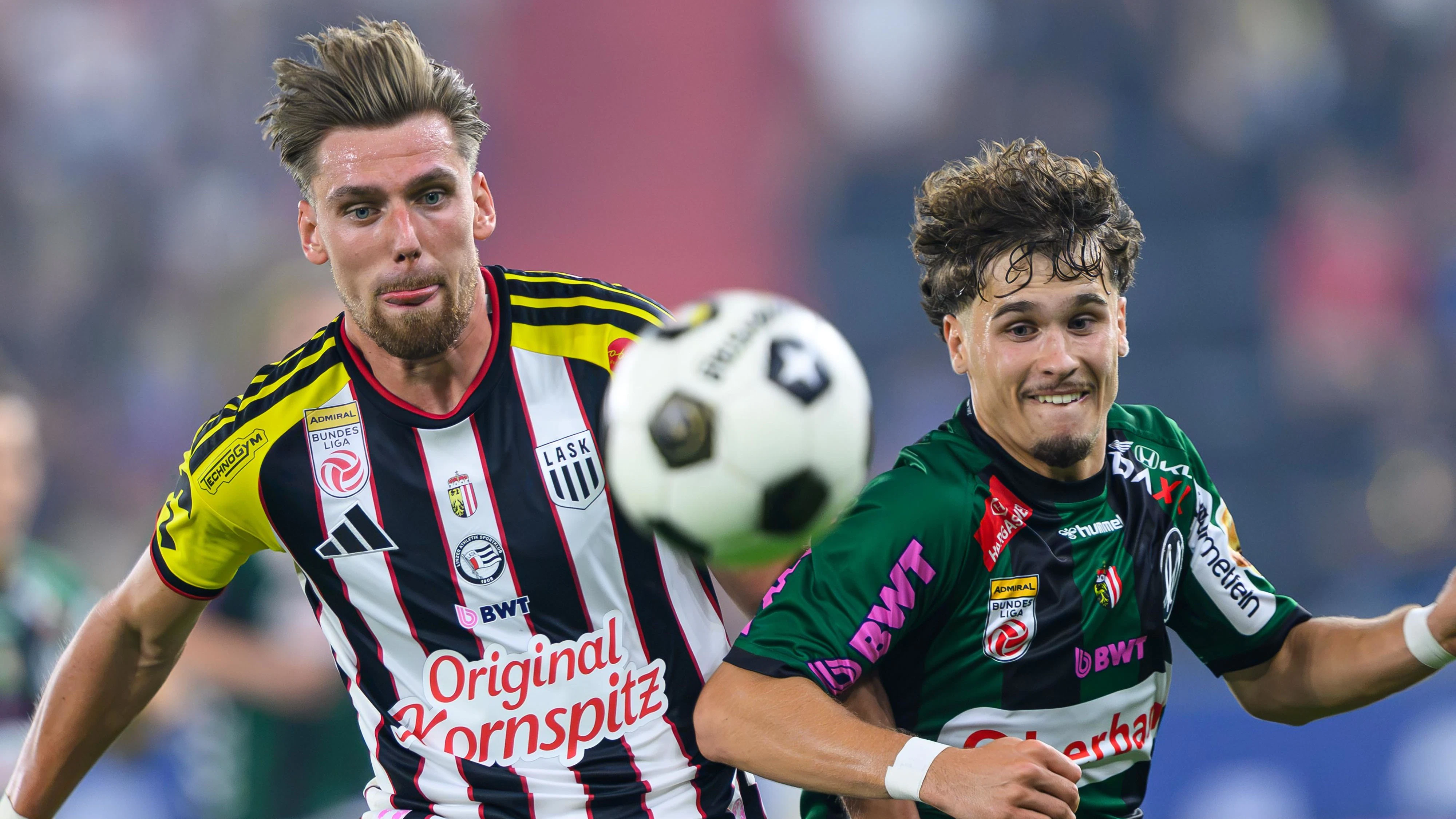 Heute.at - LASK siegt im OÖ-Duell gegen Ried klar mit 4:1