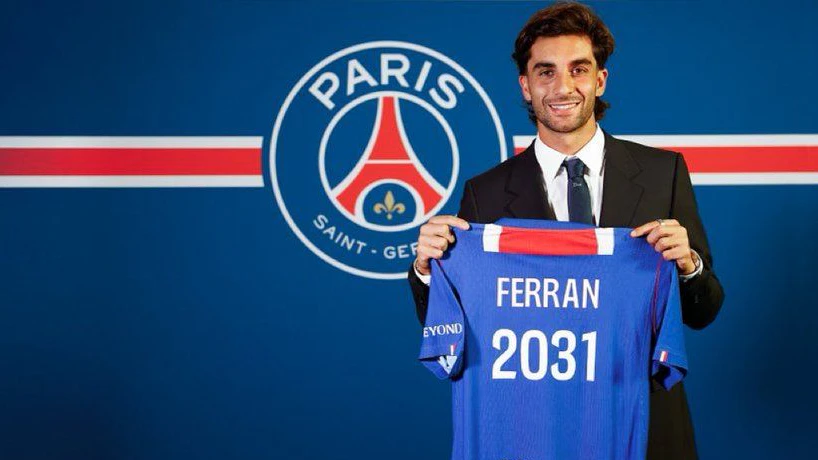 Heute.at - Es ist offiziell: Spaniens WM-Held verlässt Barca