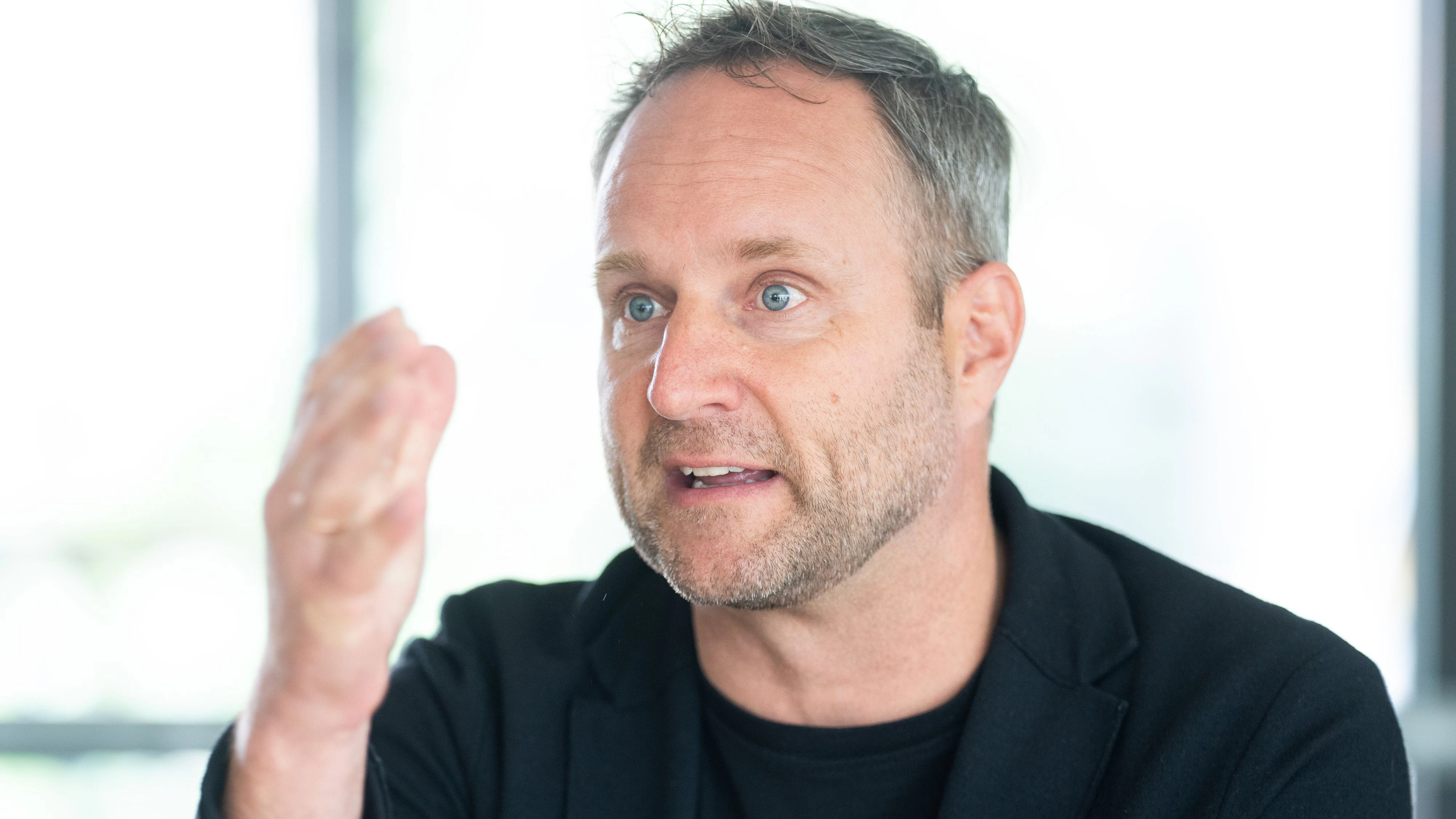 Heute.at - Neos-Gründer Strolz packt über Meinl-Reisinger aus