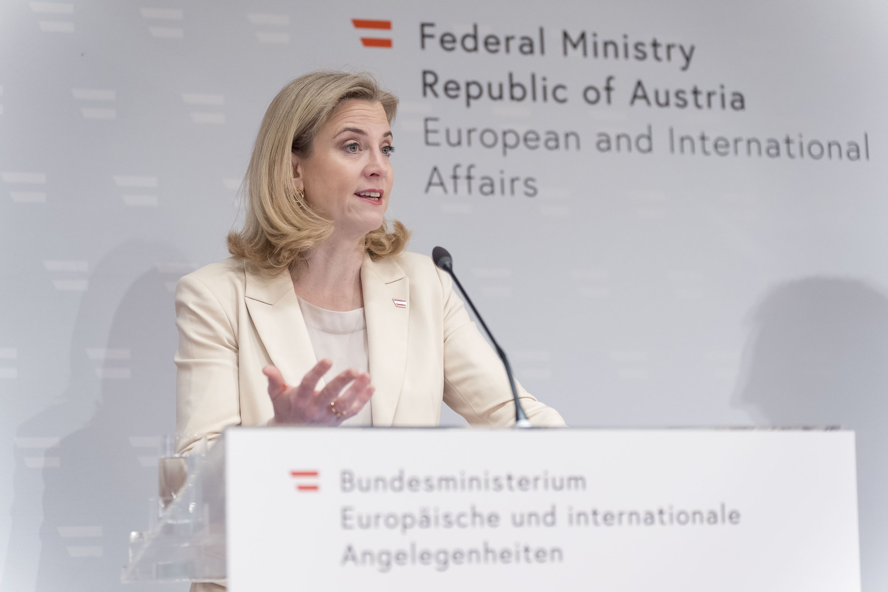 Außenministerin und Neos-Chefin Beate Meinl-Reisinger plant einen Pensionsgipfel im Herbst.