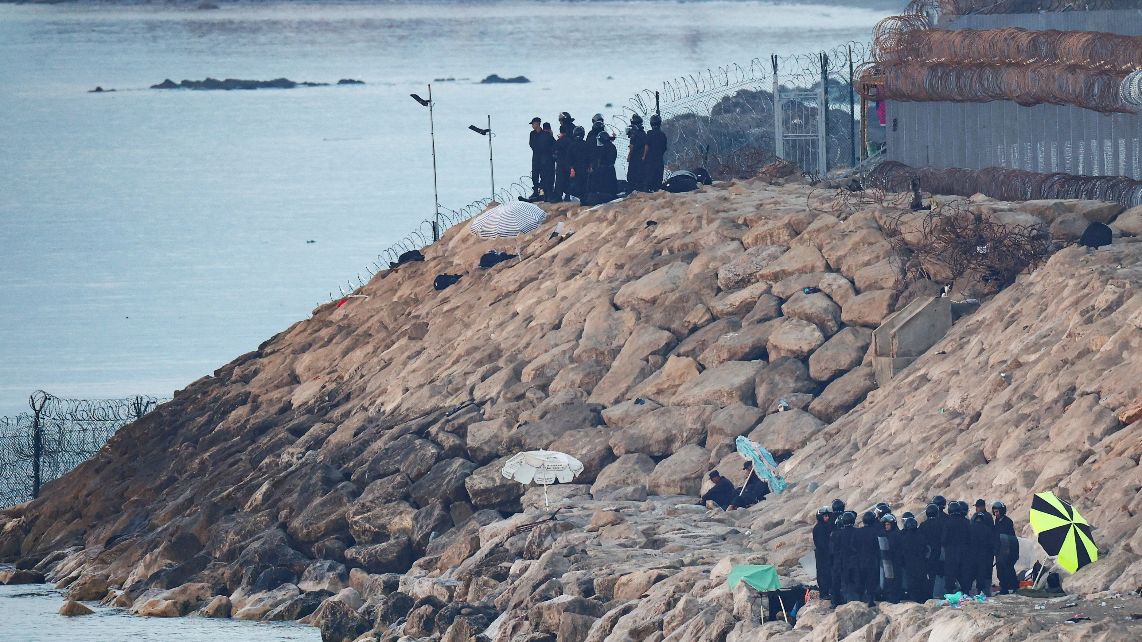 Heute.at - Stacheldraht gegen den Sturm – Alarmstufe Rot in Ceuta