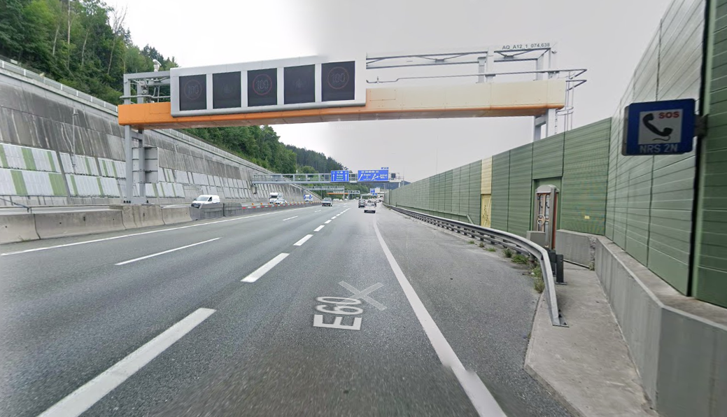 Kurz nach dem westlichen Portal des Amraser Tunnels kam es zu dem schwere Unfall.