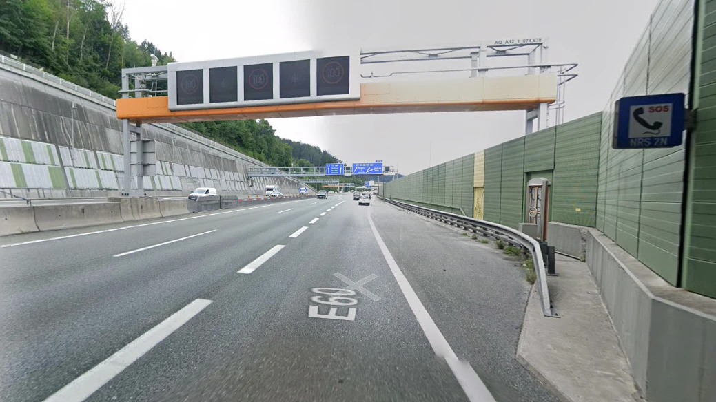 Kurz nach dem westlichen Portal des Amraser Tunnels kam es zu dem schwere Unfall.