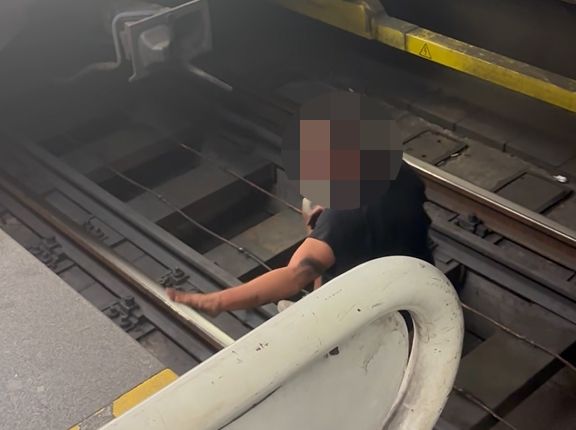 Heute.at - Mann stürzt nach Streit in U-Bahn-Station auf Gleise