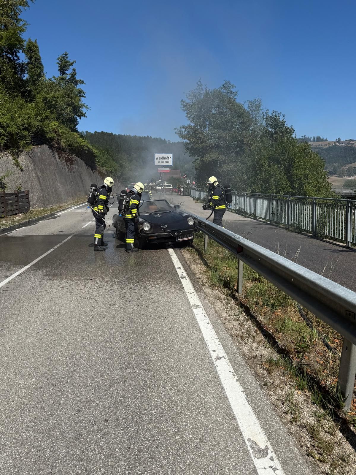 Die Freiwillige Feuerwehr Waidhofen/Ybbs-Wirts wurde am Samstag zu einem Fahrzeugbrand gerufen.