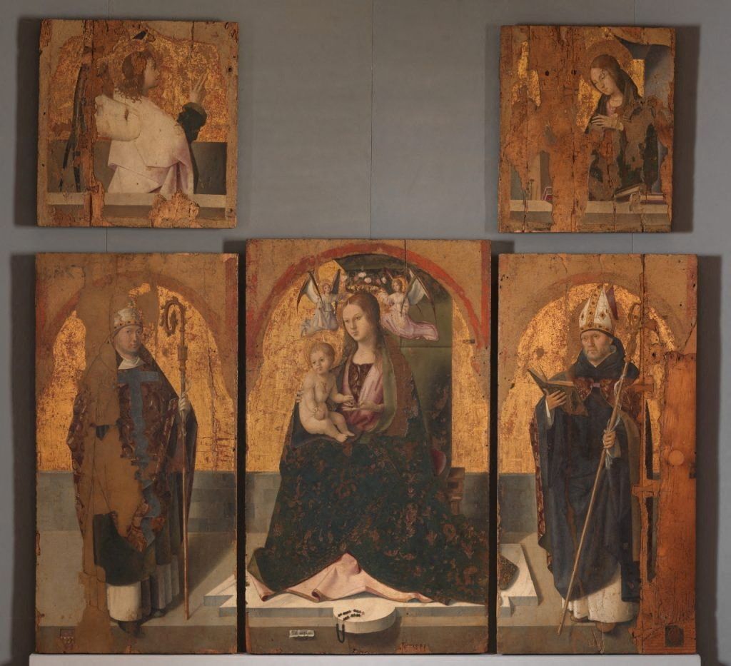 Drei von den fünf erhaltenen Tafeln von Antonello da Messinas „Polittico di San Gregorio“ (Polyptychon von San Gregorio) aus dem Jahr 1473 wurden aus dem Museo Regionale Accascina in Messina, Italien, gestohlen.