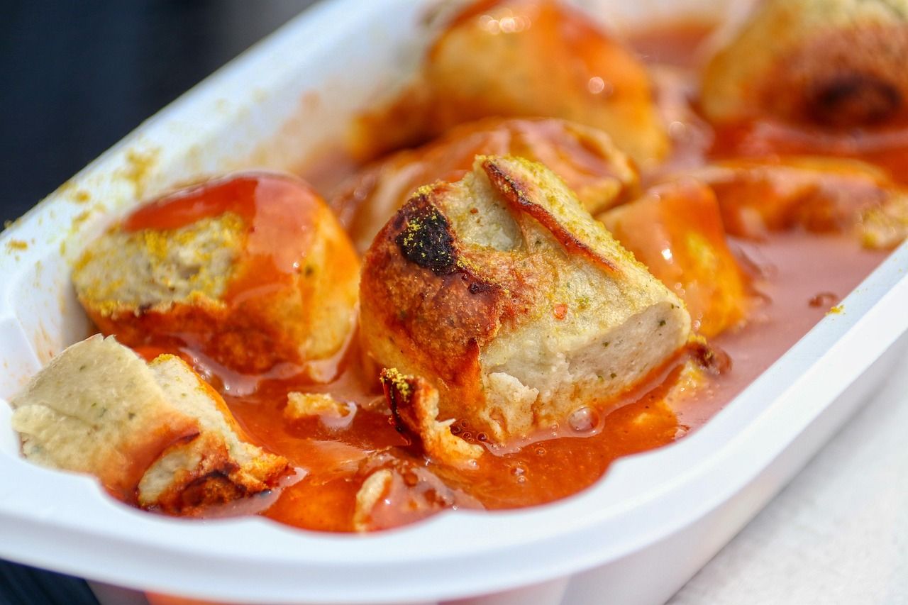 Currywurst mit Sauce