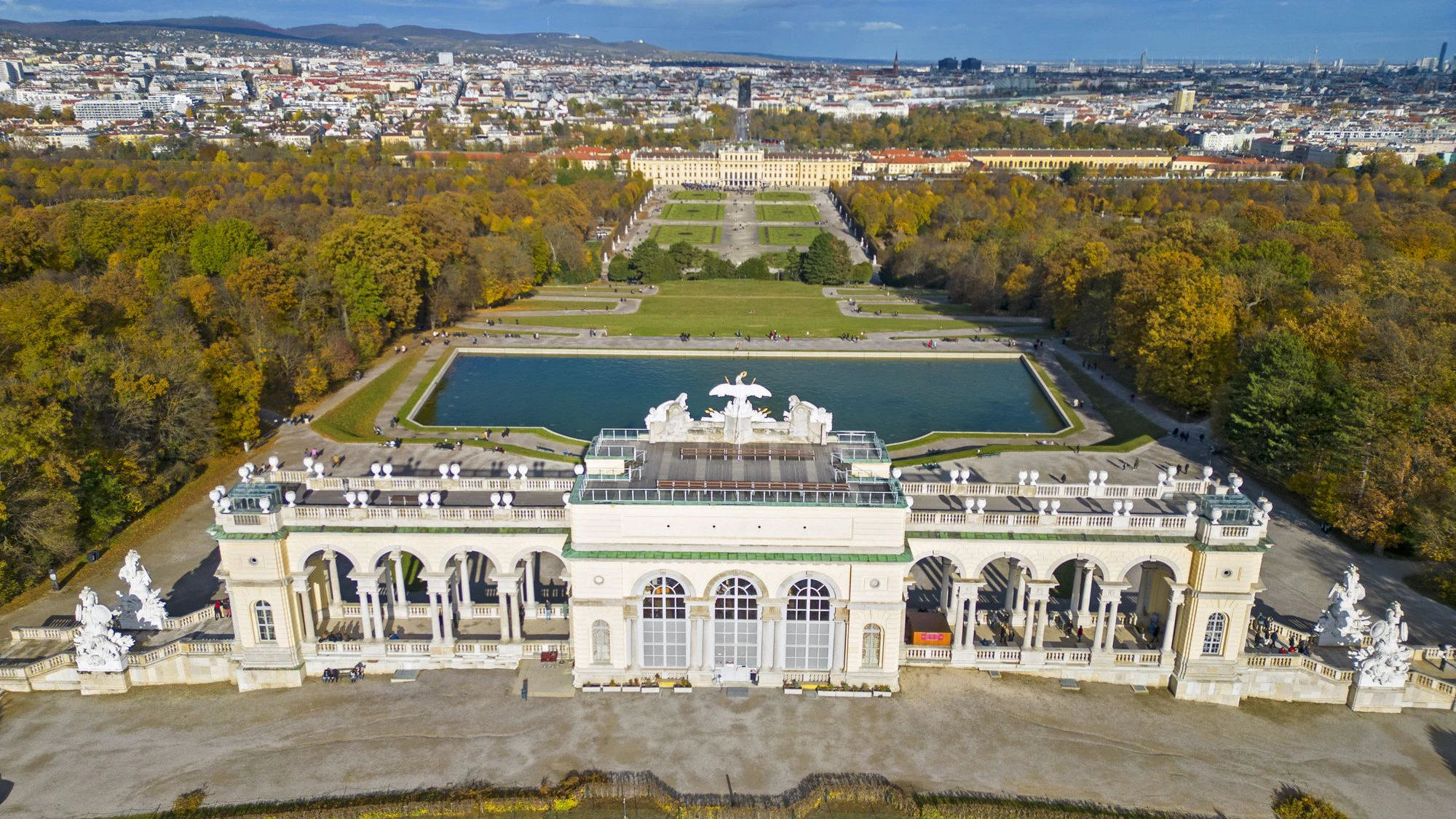 Die Feuerwehr musste in den Schlosspark Schönbrunn ausrücken.