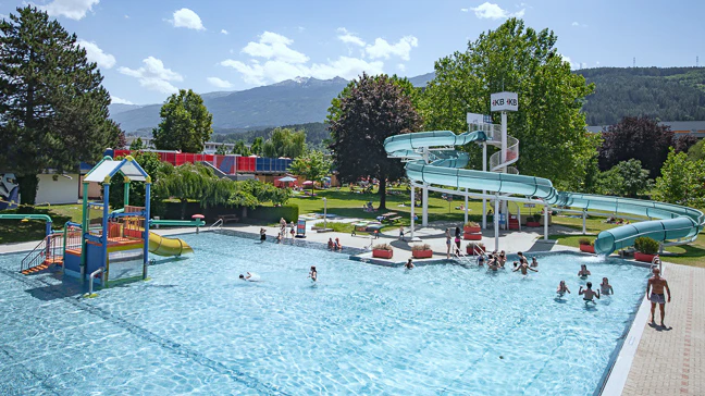 Heute.at - Böller-Attacke im Freibad – Badegast liegt im Spital