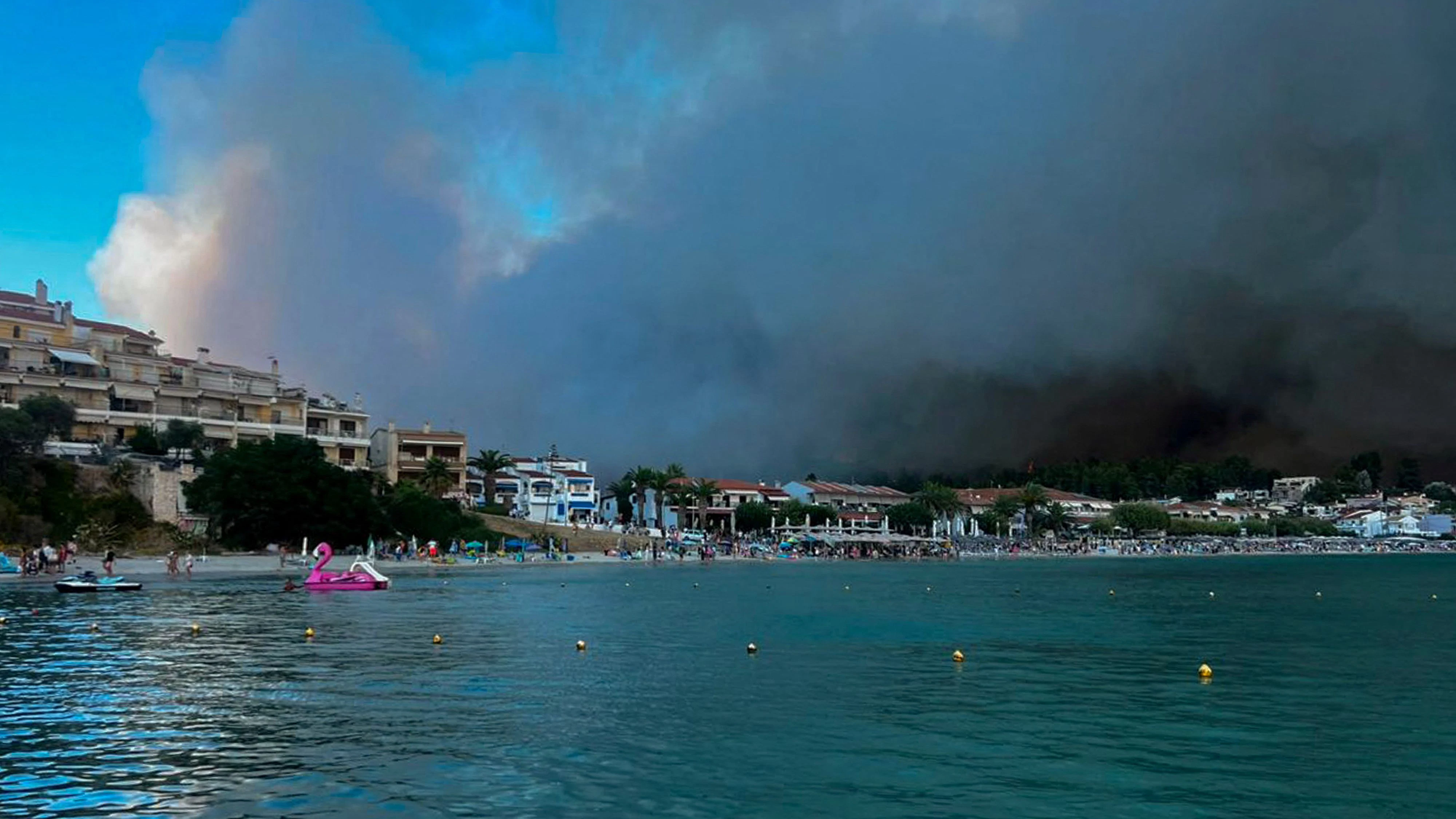 Heute.at - Feuer-Inferno auf Urlaubsinsel – zwei Tote