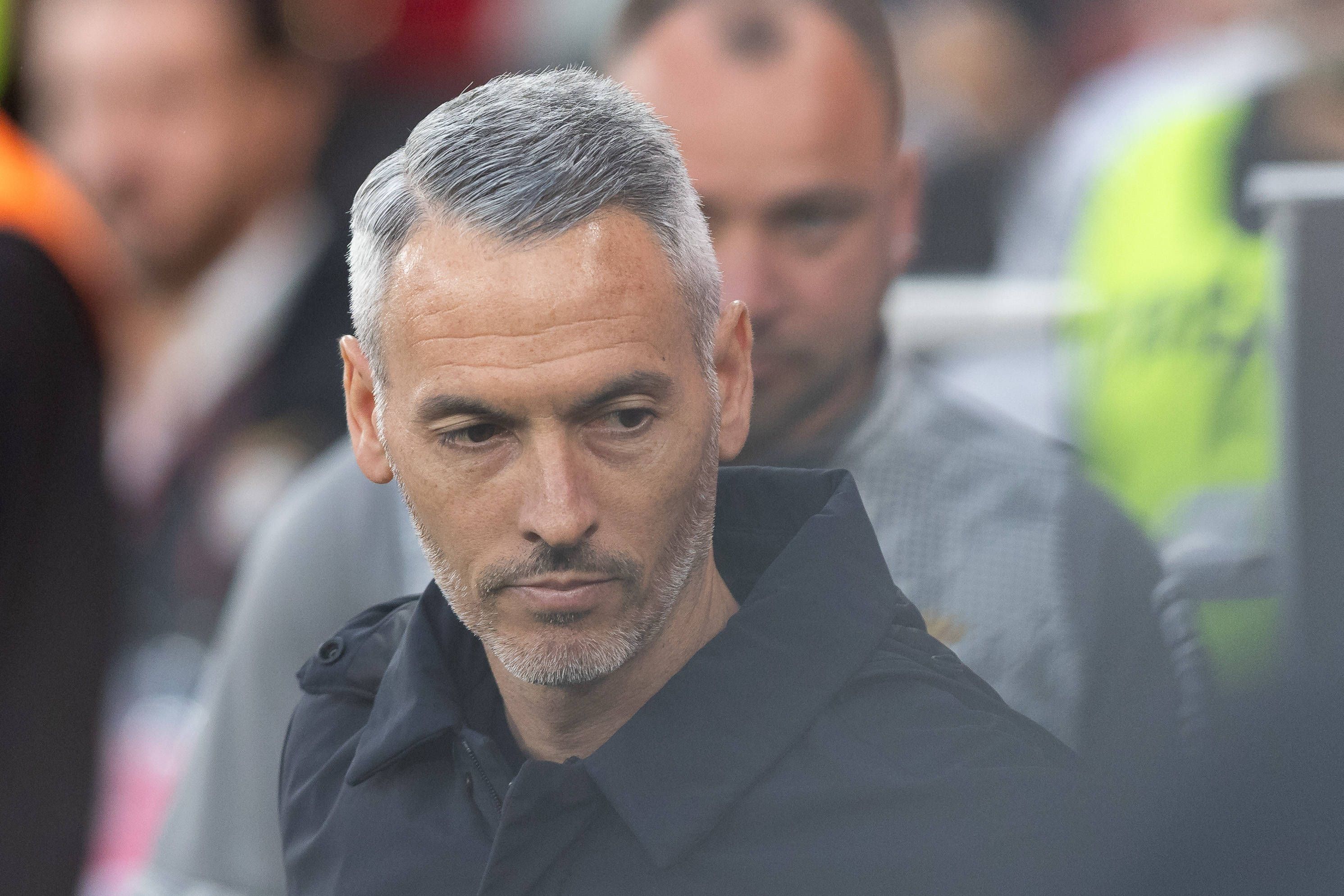 Carlos Vicens hat große Personal-Probleme. 