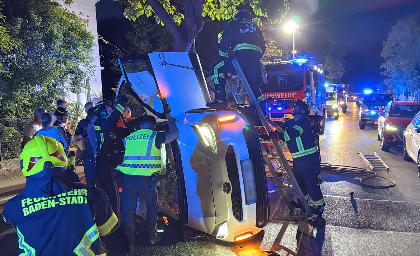 Der verunfallte Lenker wurde verletzt.