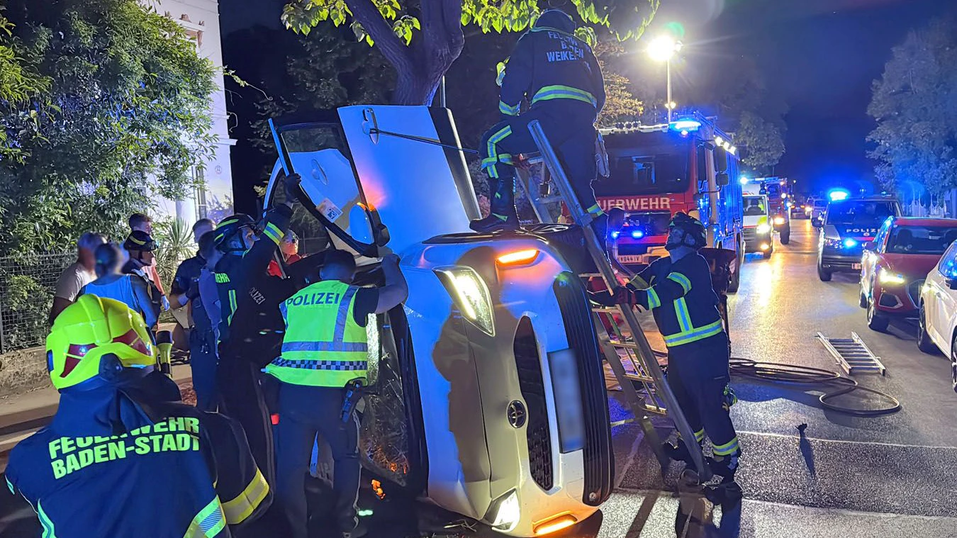 Der verunfallte Lenker wurde verletzt.