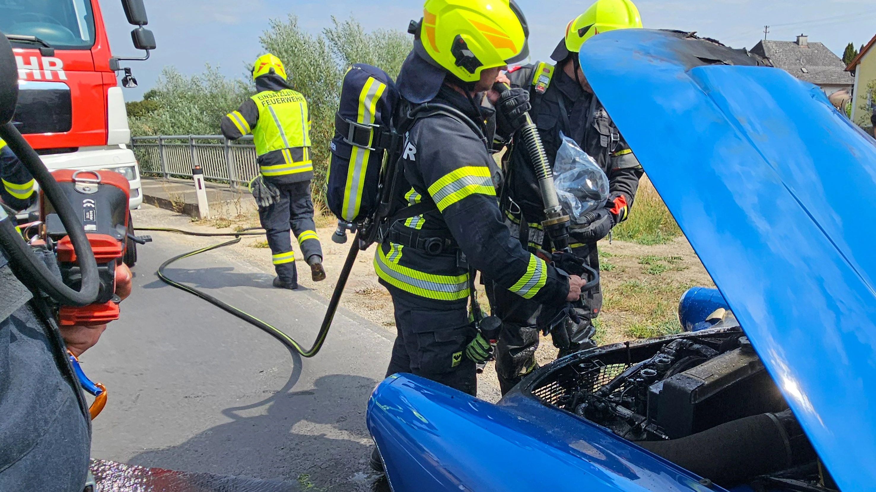 Die Feuerwehr übernahm die Nachlöscharbeiten.