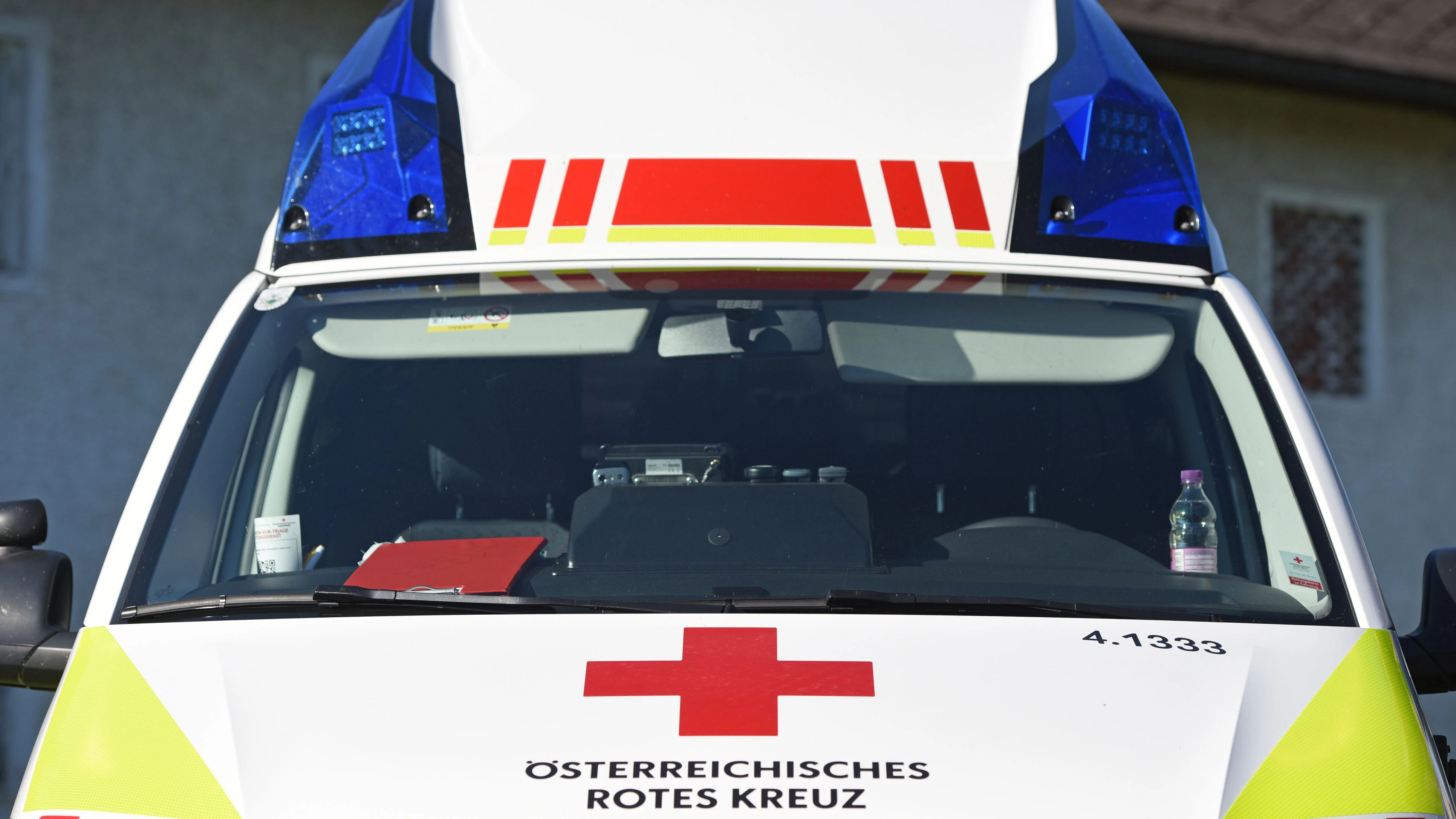 Heute.at - Kleintransporter geriet ins Rollen – Mann (57) verletzt