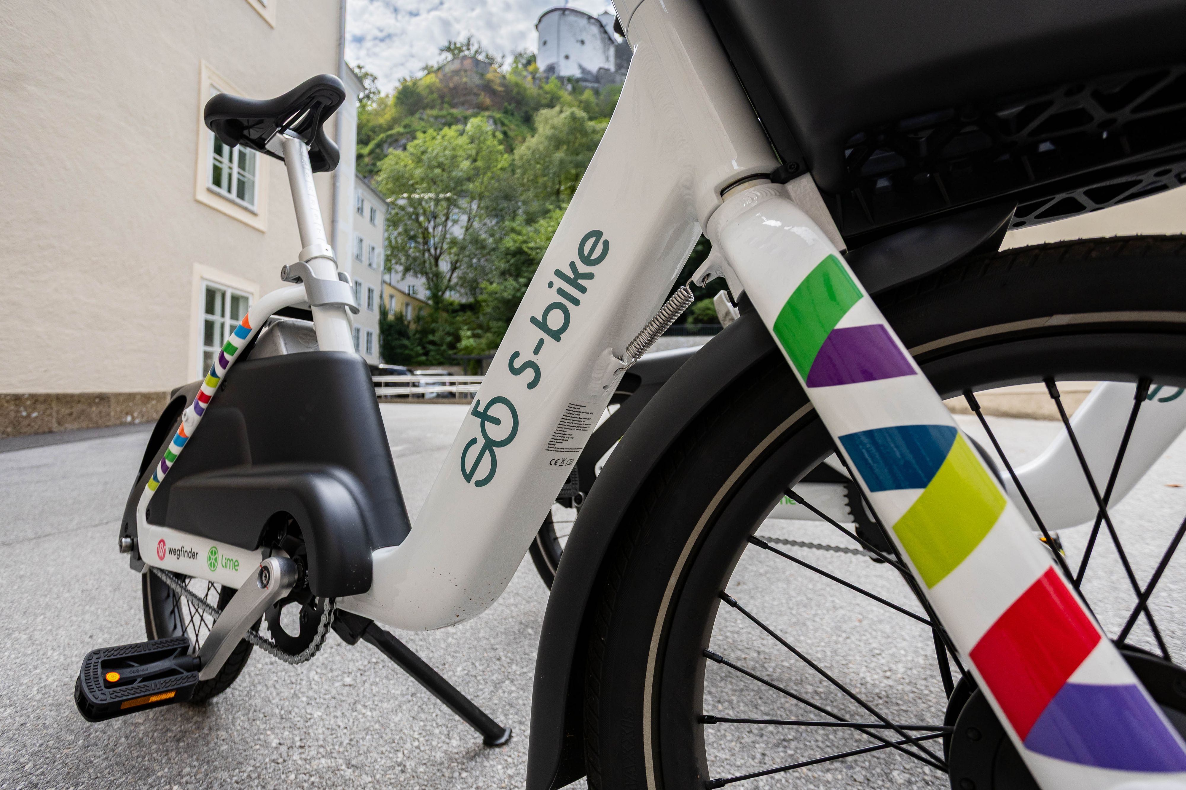 Über 600 S-bikes an mehr als 60 Stationen im gesamten Salzburger Stadtgebiet gehen ab heute schrittweise in Betrieb.