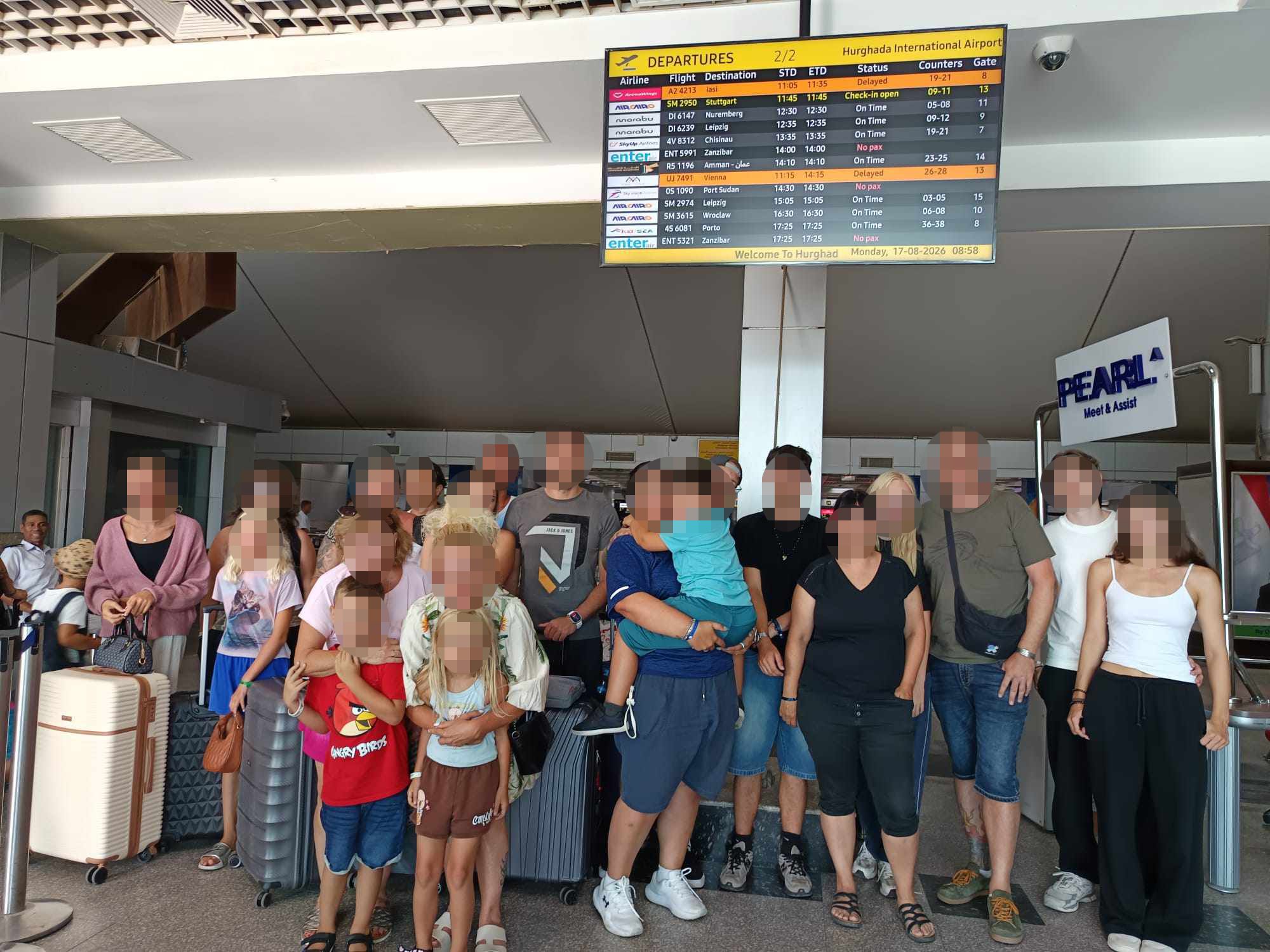 Heute.at - 32 Stunden! Österreicher sitzen in Ägypten-Airport fest