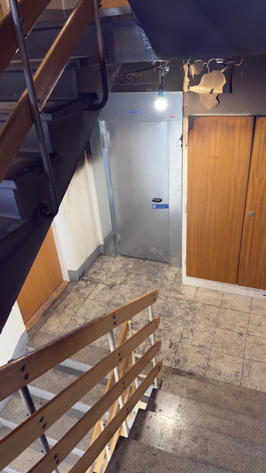 Heute.at - Frau verstirbt nach Flammen-Inferno in Wiener Wohnung