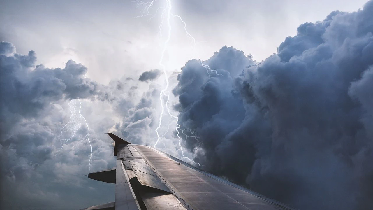 Heute.at - Größtes Elektroflugzeug der Welt hebt ab