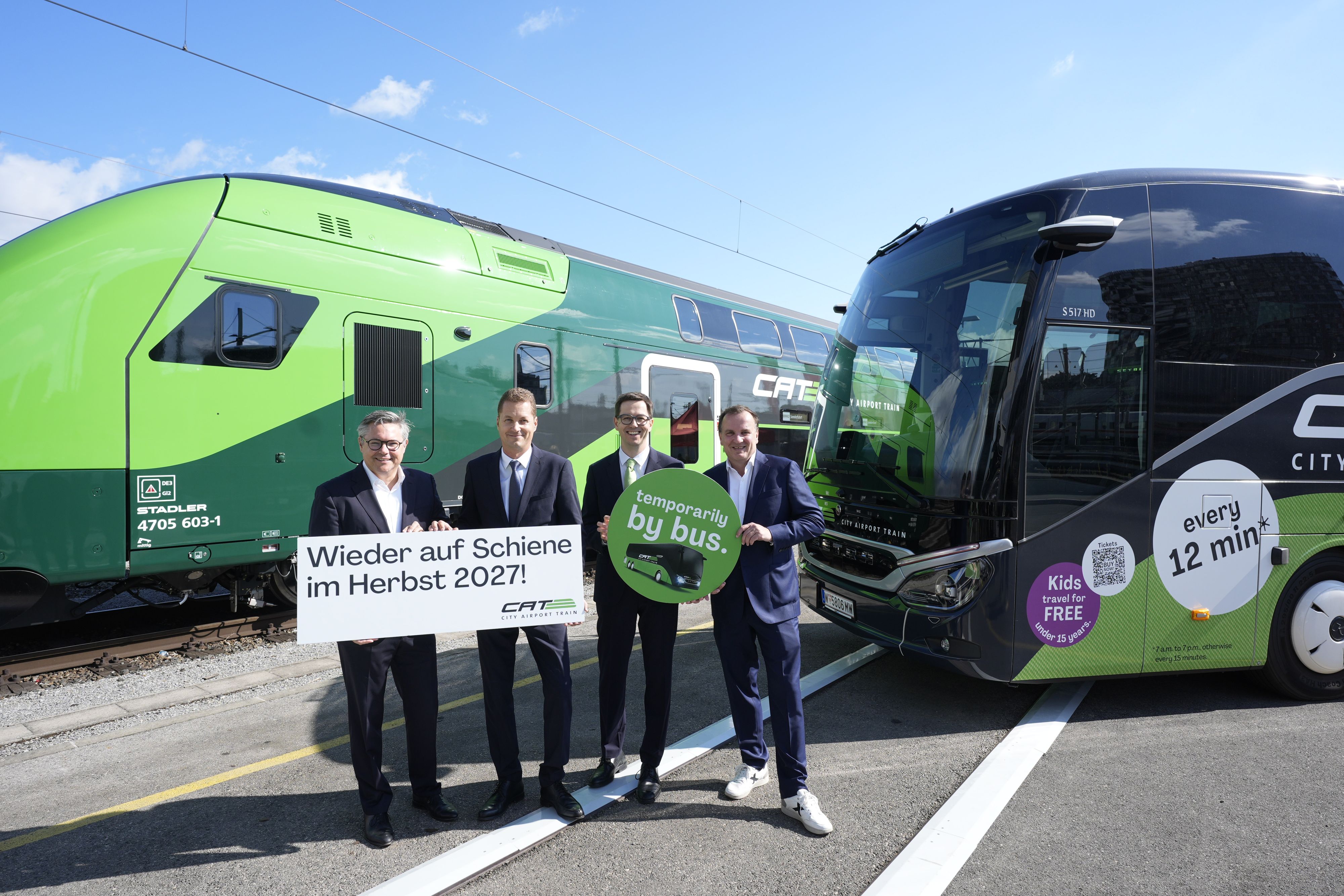 Heute.at - S-Bahn-Sperre: CAT fährt mit neuen Bussen zum Flughafen