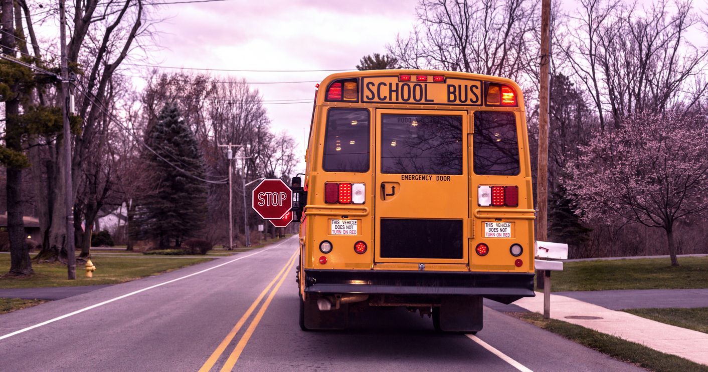 Das 6-jährige Mädchen wurde in einem Schulbus vergessen.