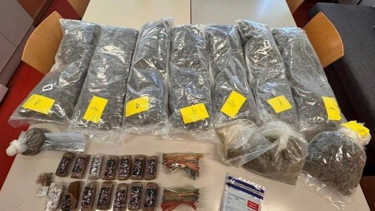 Heute.at - Drogen-Razzia in Wien – Mann springt aus 2. Stock