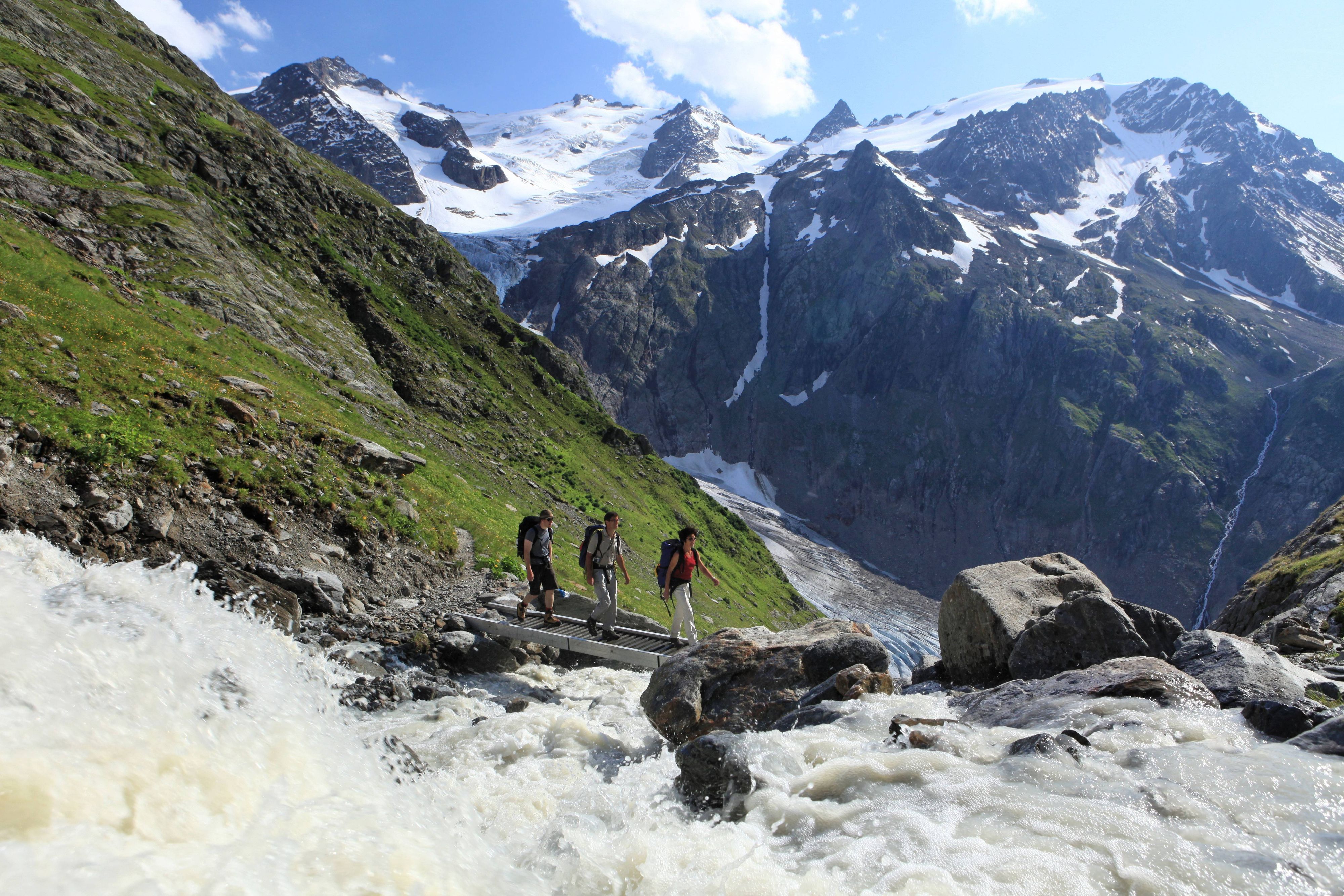 Der Triftgletscher liegt nahe der Schweizer Grenze zu Italien.