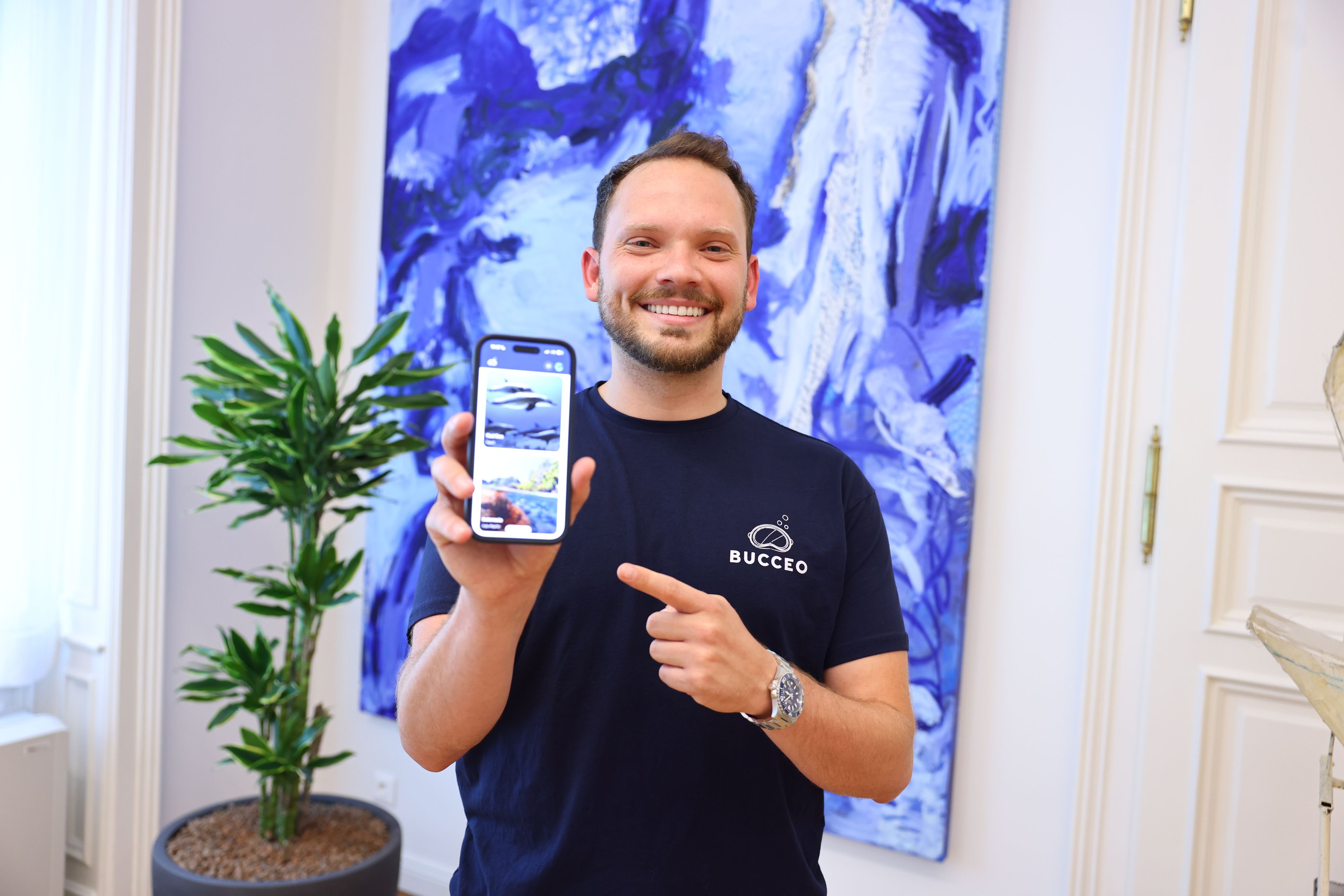 Felix Fink ist Mitgründer des Wiener Start-ups Bucceo. Mit seiner Plattform will er den Tauchmarkt digitalisieren und Angebote weltweit einfacher vergleichbar machen.