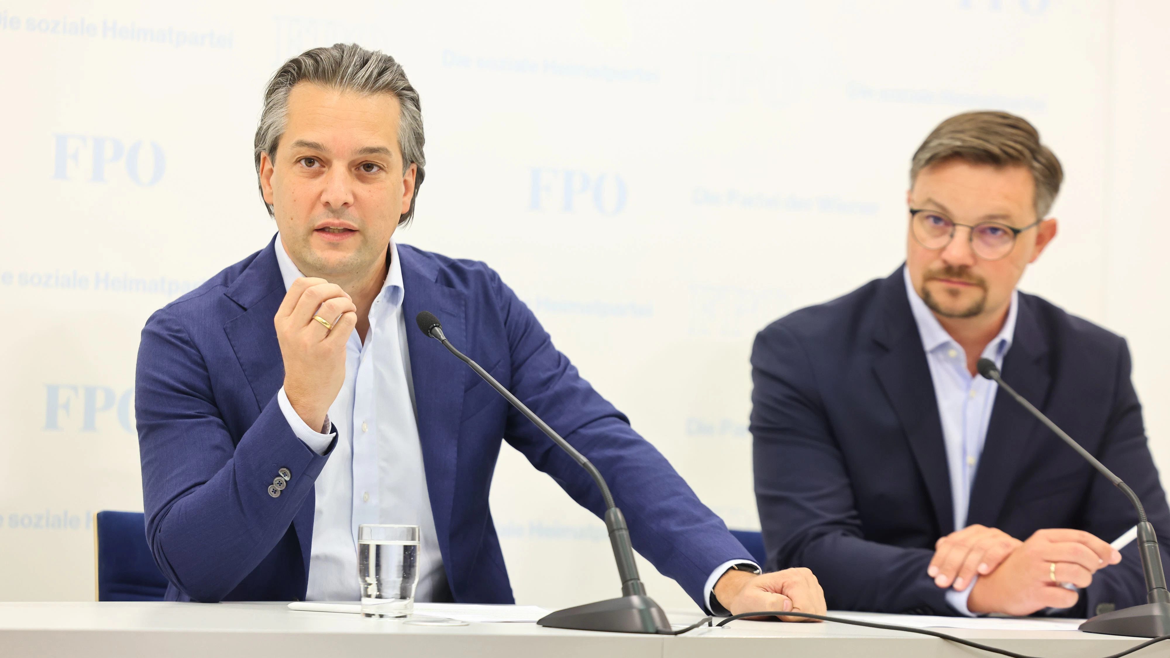 FPÖ-Chef Dominik Nepp und Stefan Berger