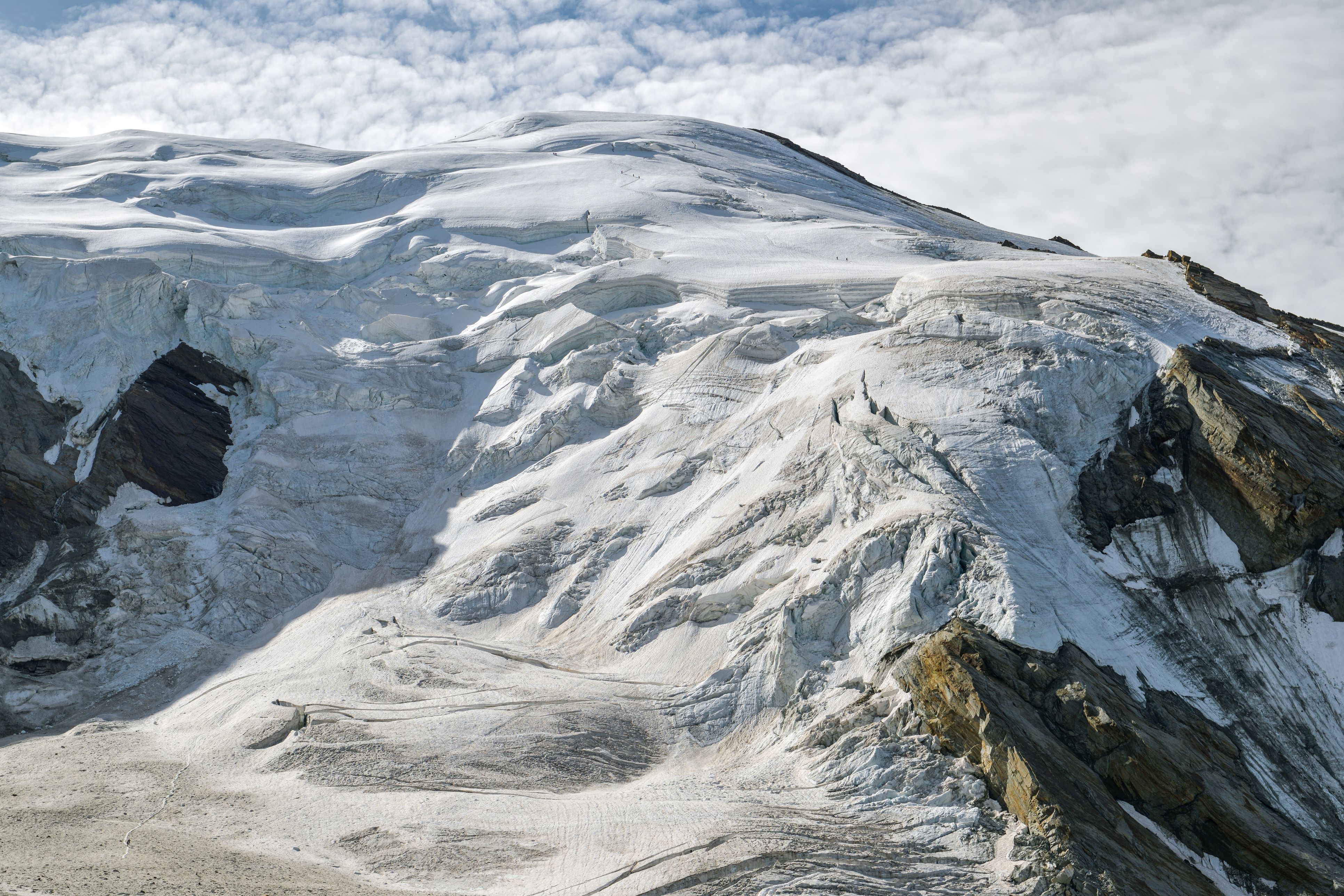 Der dahinschmelzende Triftgletscher legte die Leichen zweier seit über 30 Jahren vermisster Bergsteiger frei.