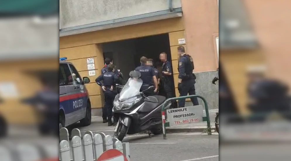 Die Polizisten konnten einen Jugendlichen vor Ort festnehmen.