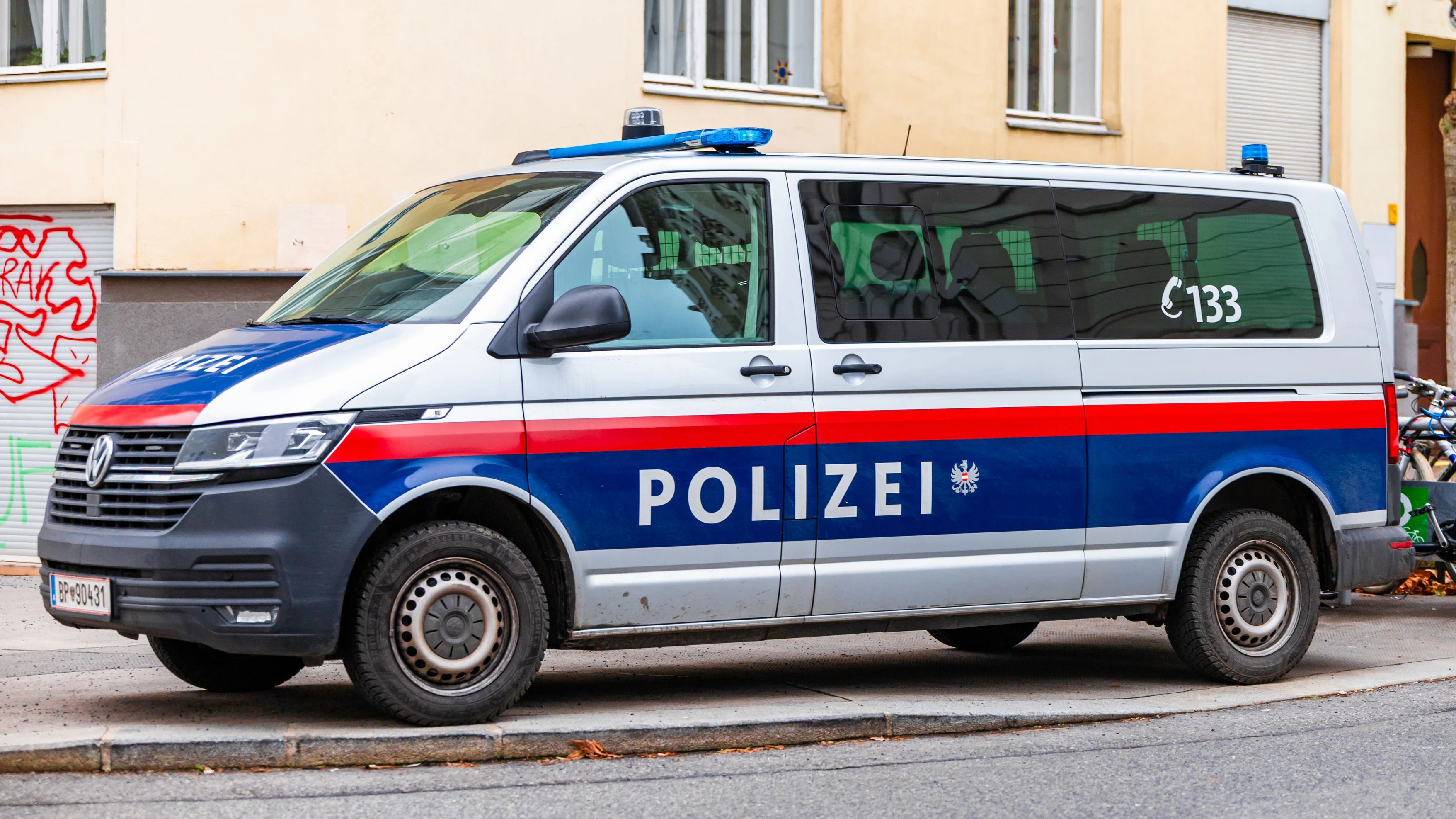 Heute.at - Wiener von Unbekanntem im Stiegenhaus brutal überfallen