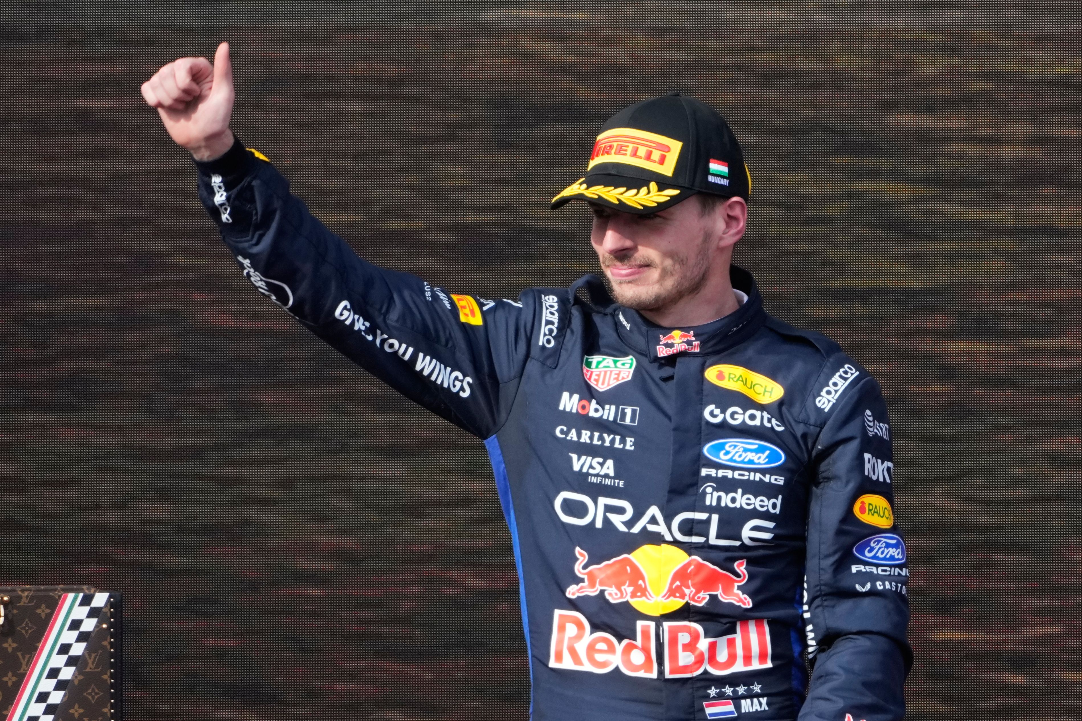 Formel-1-Star Max Verstappen hat seinen Vertrag bei Red Bull Racing verlängert.