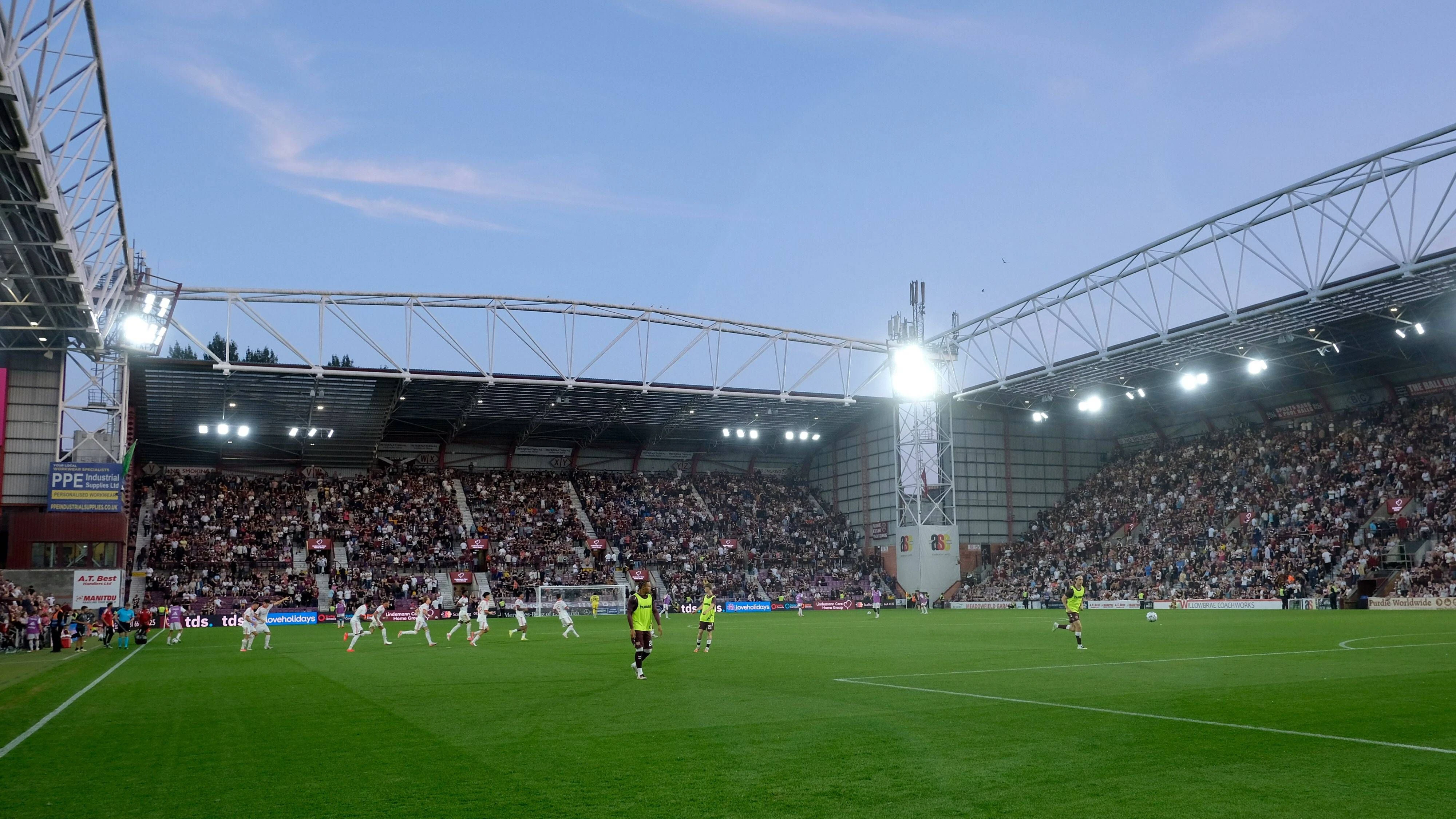 Heute.at - Ex-Spieler warnt Rapid vor Hearts-Hexenkessel