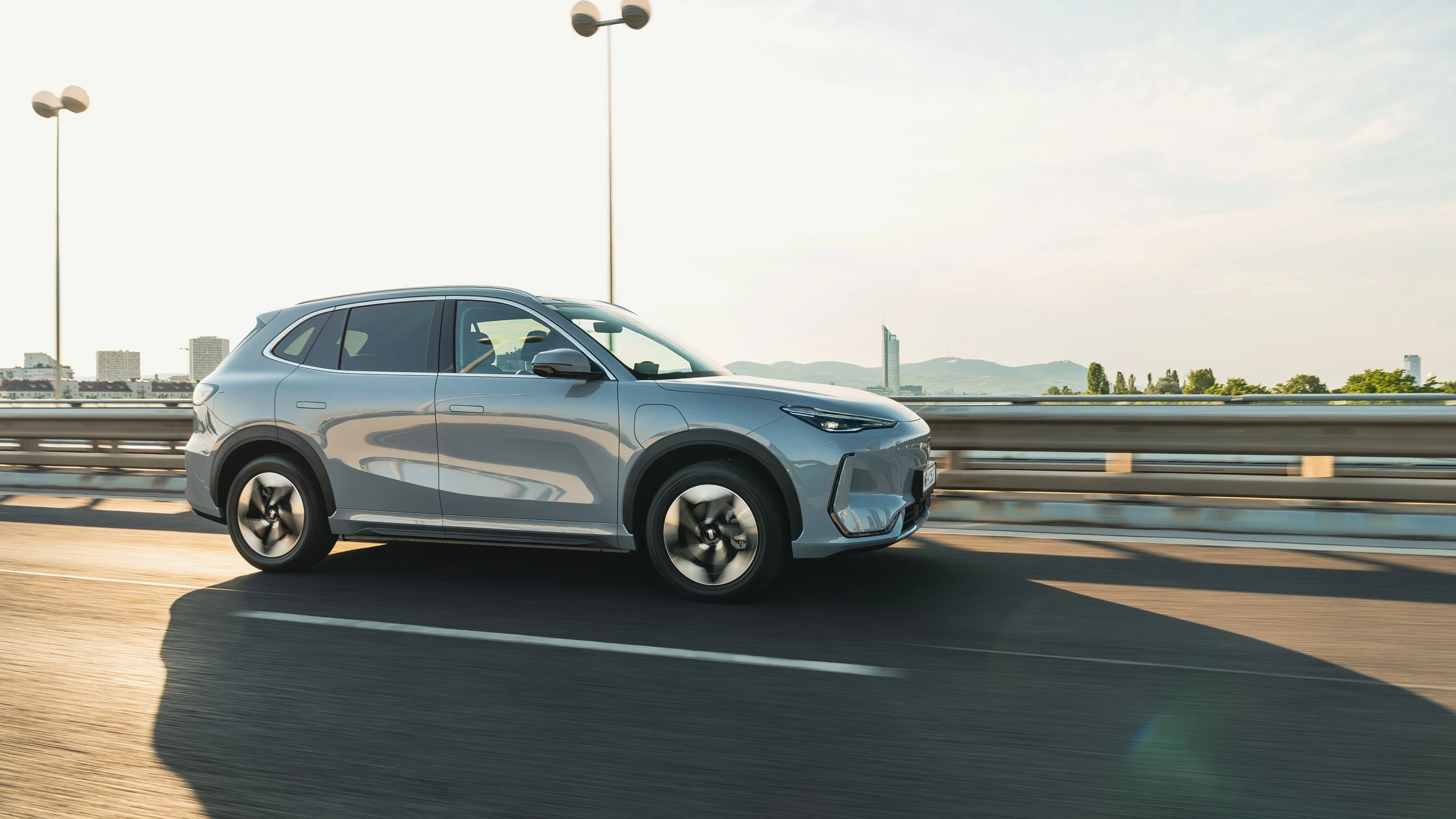 Geely E5 und Starray EM-i
