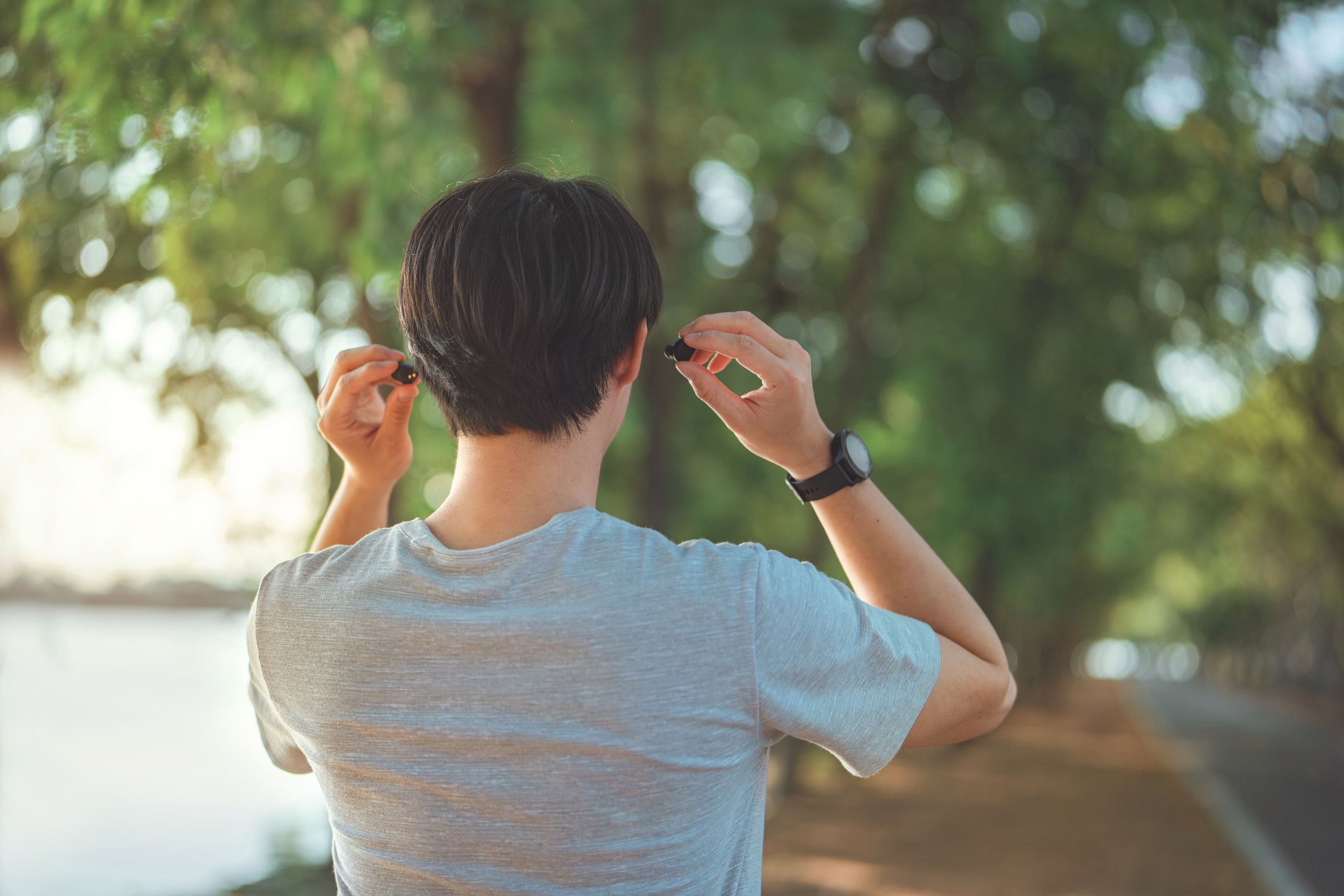 Jetzt wird untersucht, ob der Jogger die Warnsignale vielleicht nicht bemerkt hat, weil er während des Unfalls Kopfhörer getragen hat.