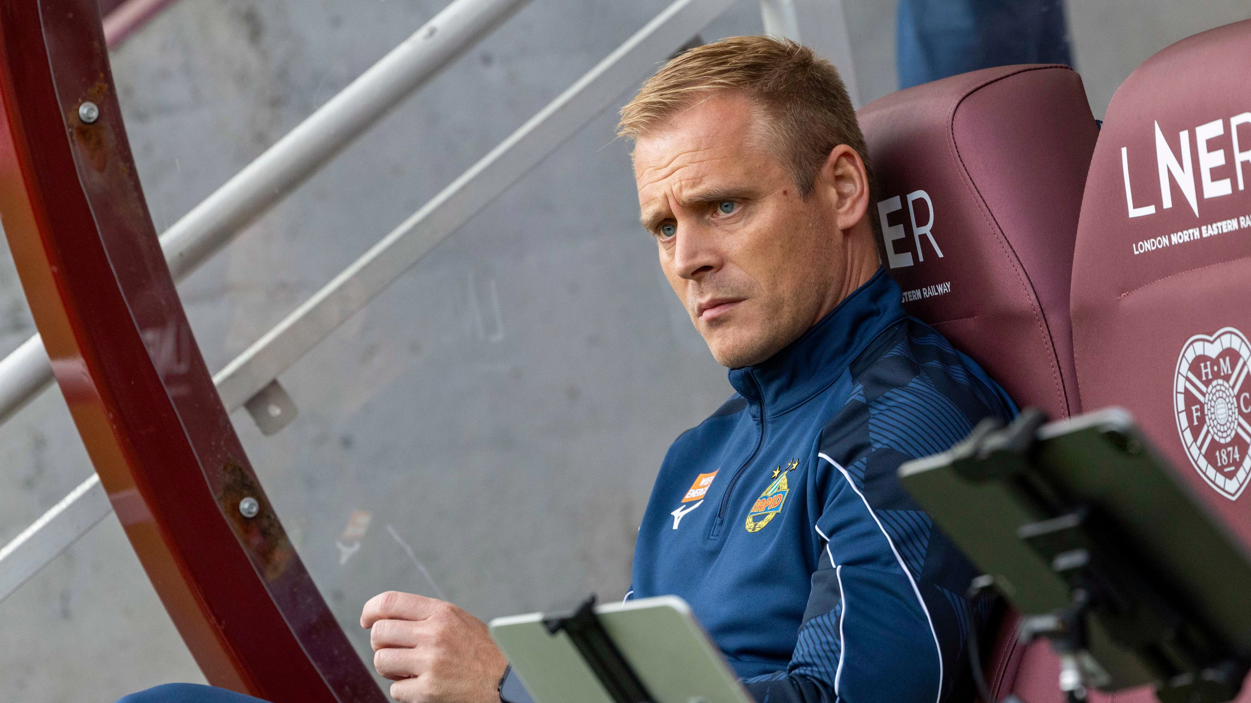 EDINBURGH,SCOTLAND,20.AUG.26 - SOCCER - UEFA Conference League, play-off, Heart of Midlothian FC vs SK Rapid Wien. Image shows head coach Johannes Hoff Thorup (Rapid). Photo: GEPA pictures/ Philipp Brem