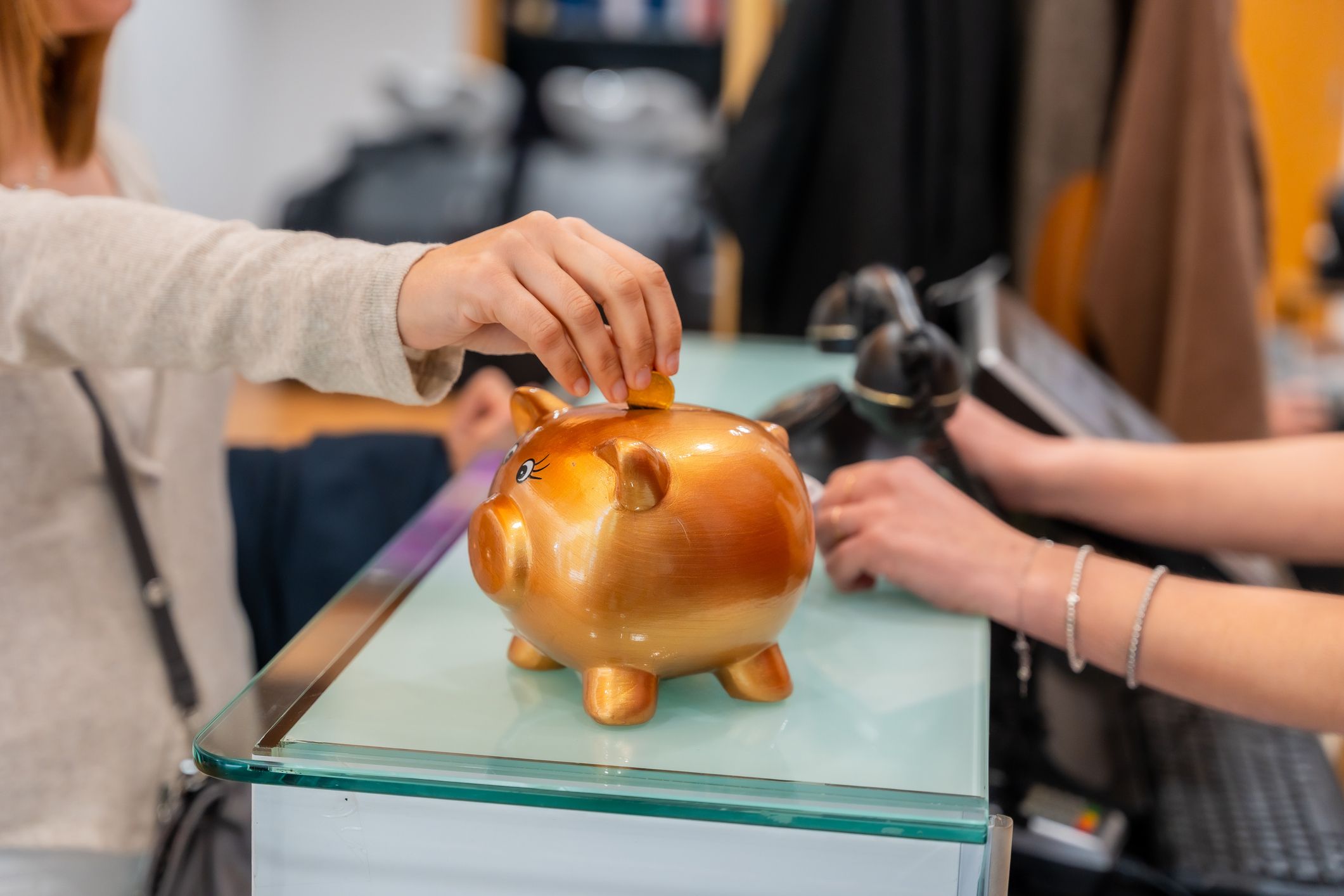Heute.at - Afghane stahl Trinkgeldschwein aus Massagesalon in Wien