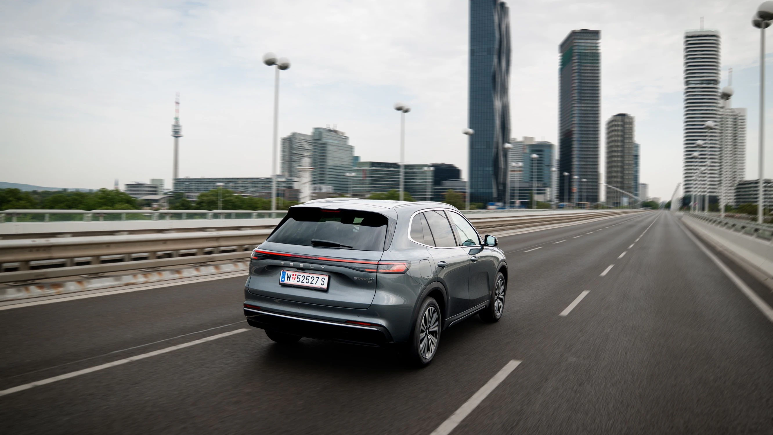 Geely E5 und Starray EM-i