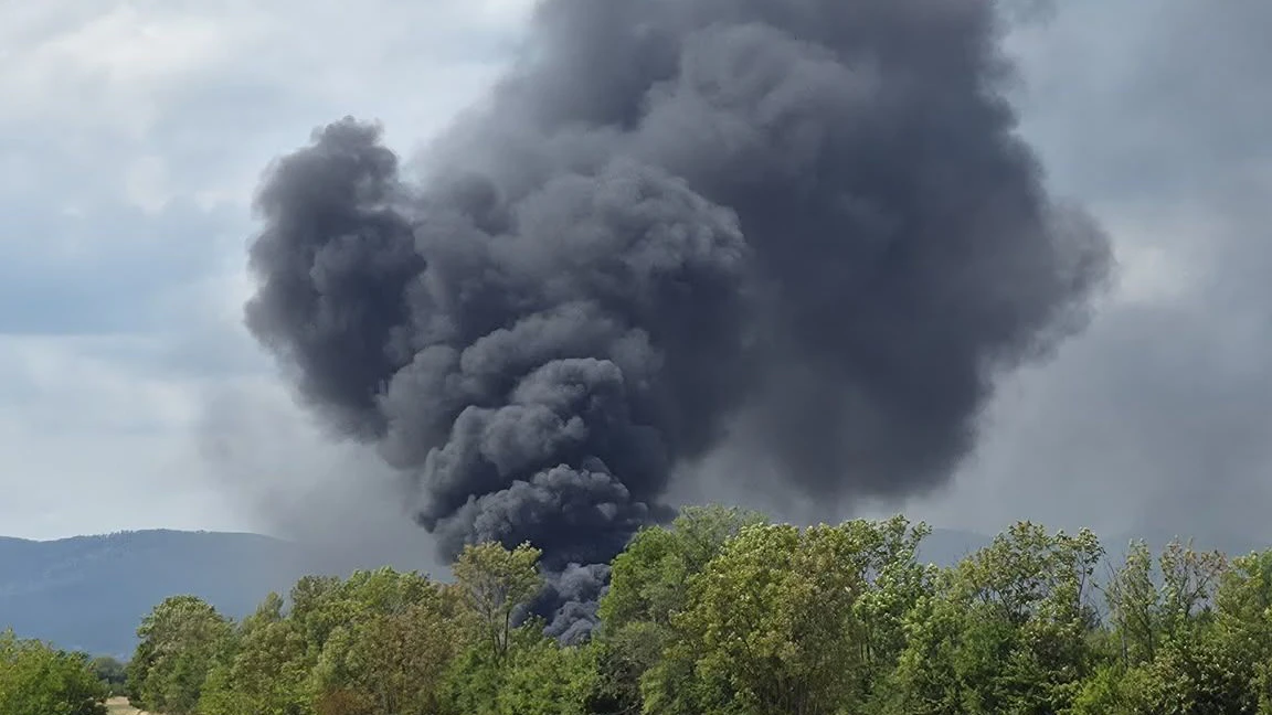 Massive Explosion in NÖ – Gebäude fliegt in die Luft