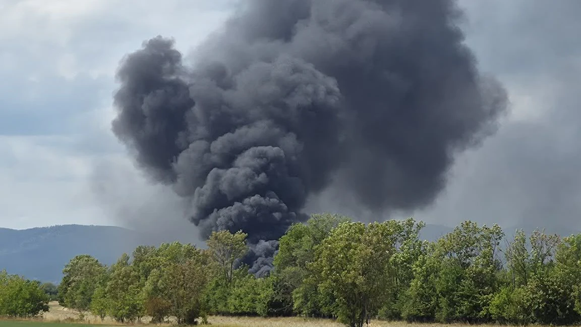 Massive Explosion in NÖ – Gebäude fliegt in die Luft